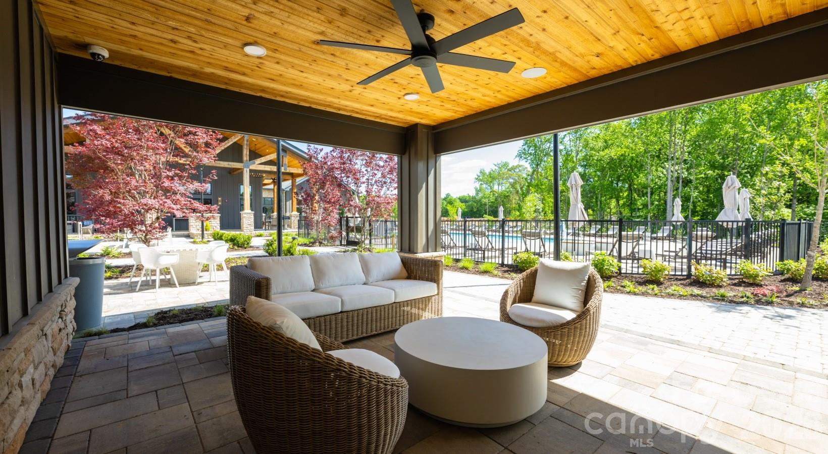 Apartment at 15120 Village Xing Road, Huntersville, photo 14 of 23