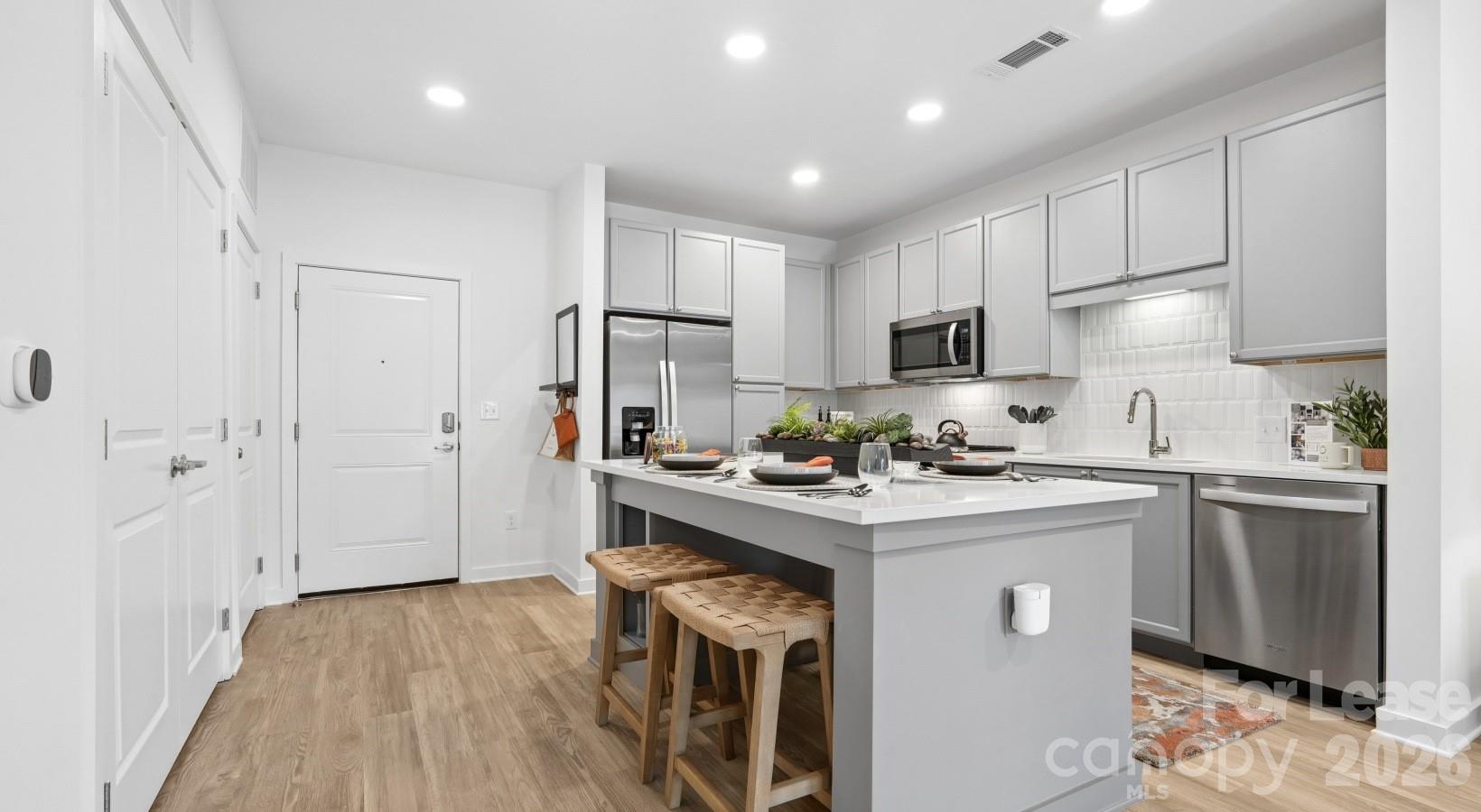 Apartment at 15120 Village Xing Road, Huntersville, photo 17 of 23