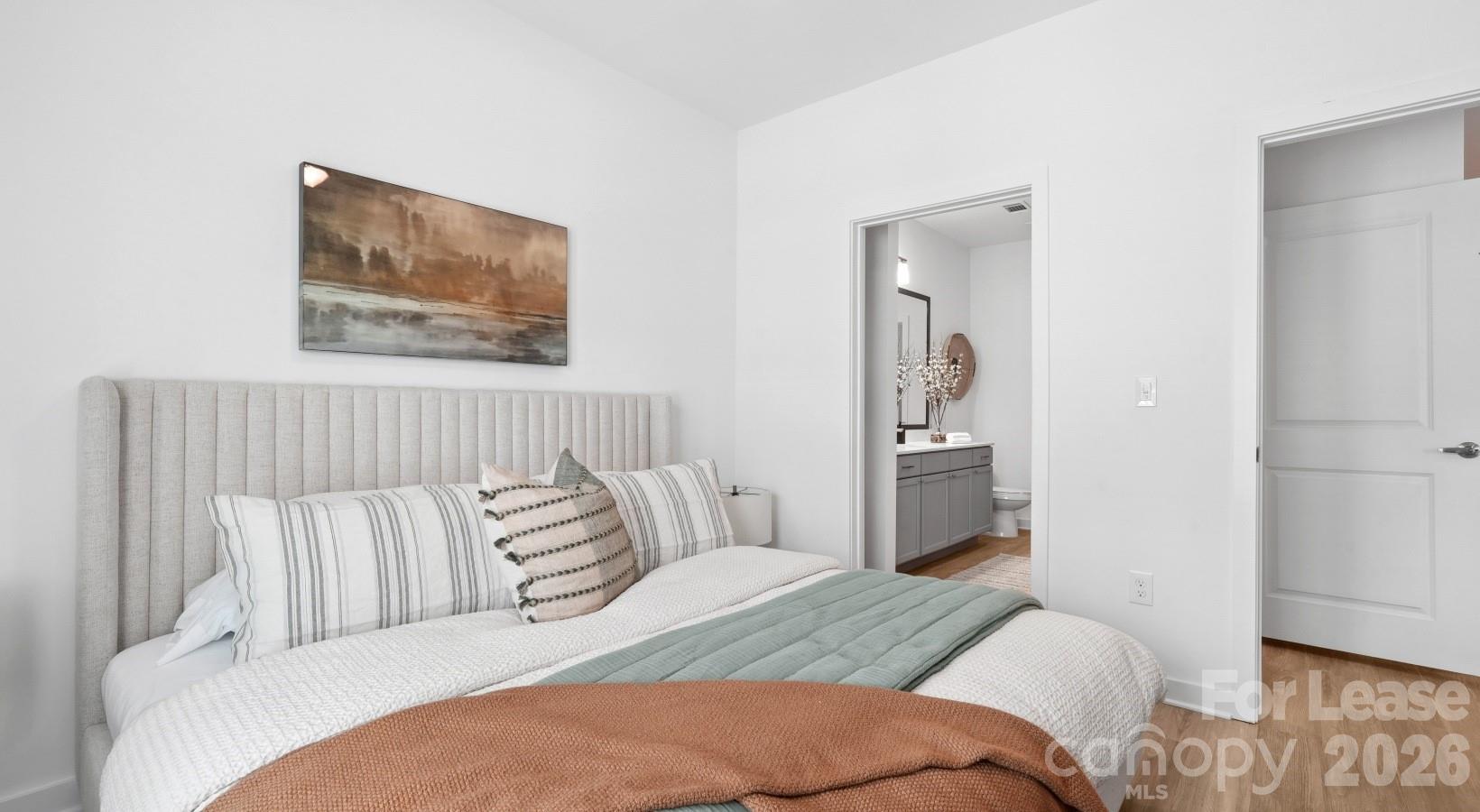 Apartment at 15120 Village Xing Road, Huntersville, photo 19 of 23
