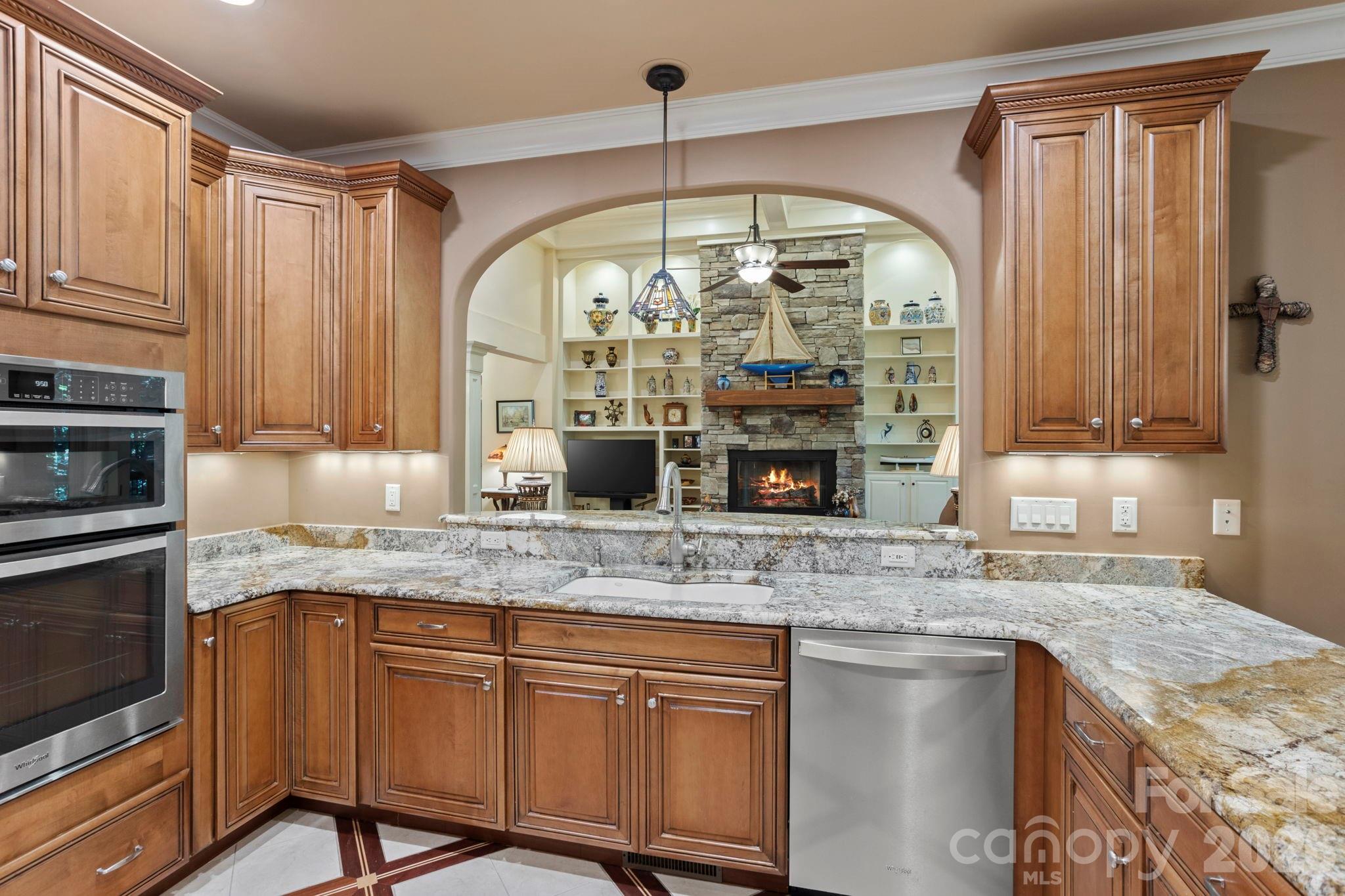 Single Family Residence at 132 Pinnacle Peak Lane, Flat Rock, photo 8 of 48