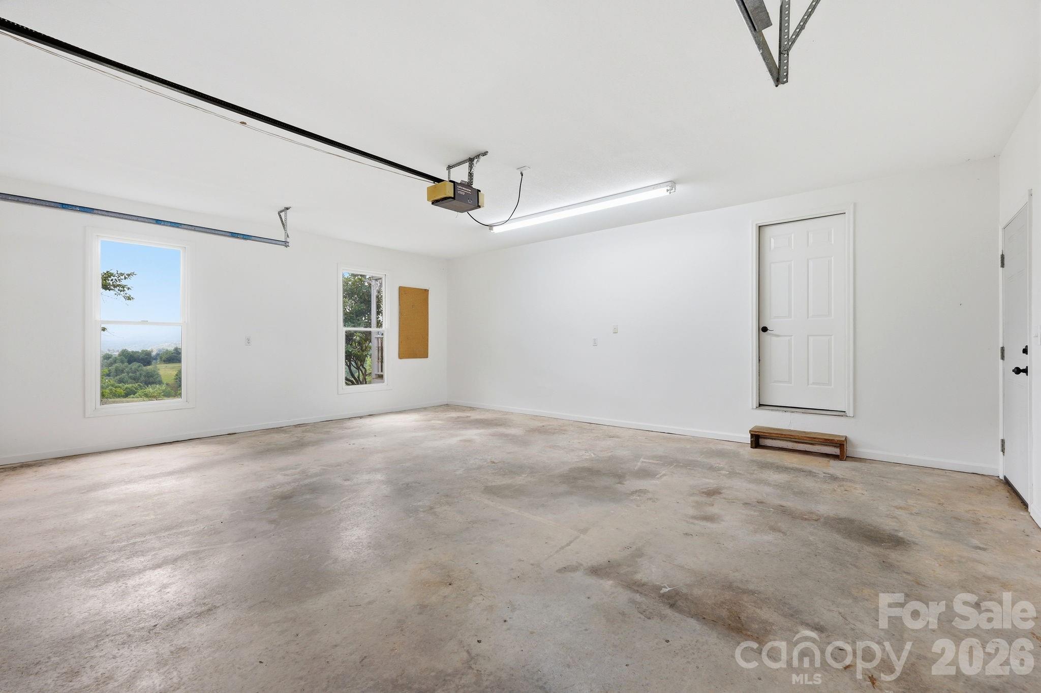 2 Car Garage - 1091 WINDSWEPT RIDGE Road, Marshall