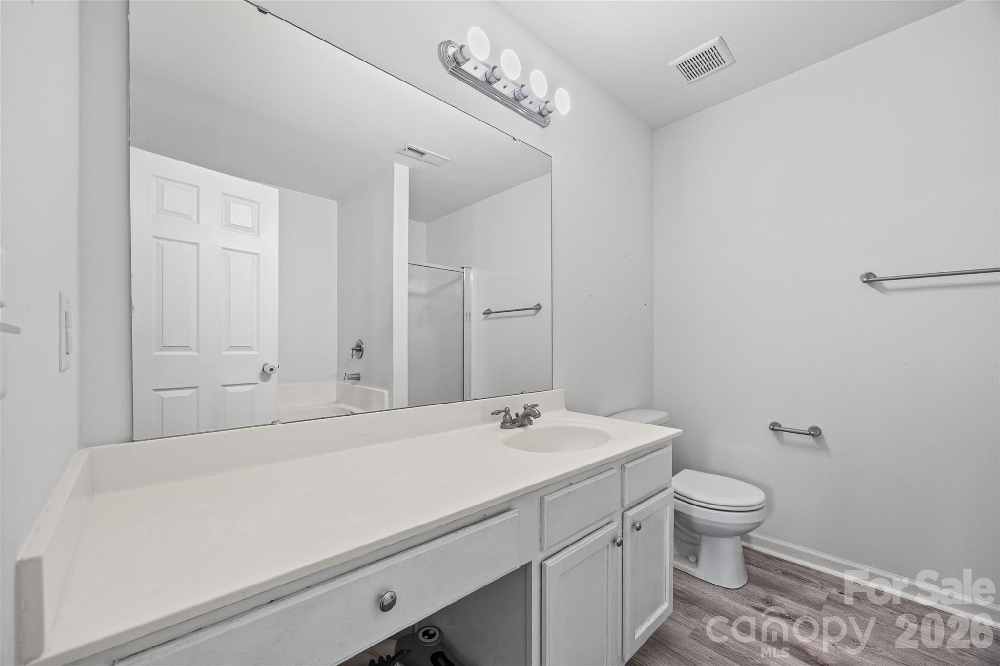 Single Family Residence at 512 Gentle Breeze Lane, Rock Hill, photo 26 of 35