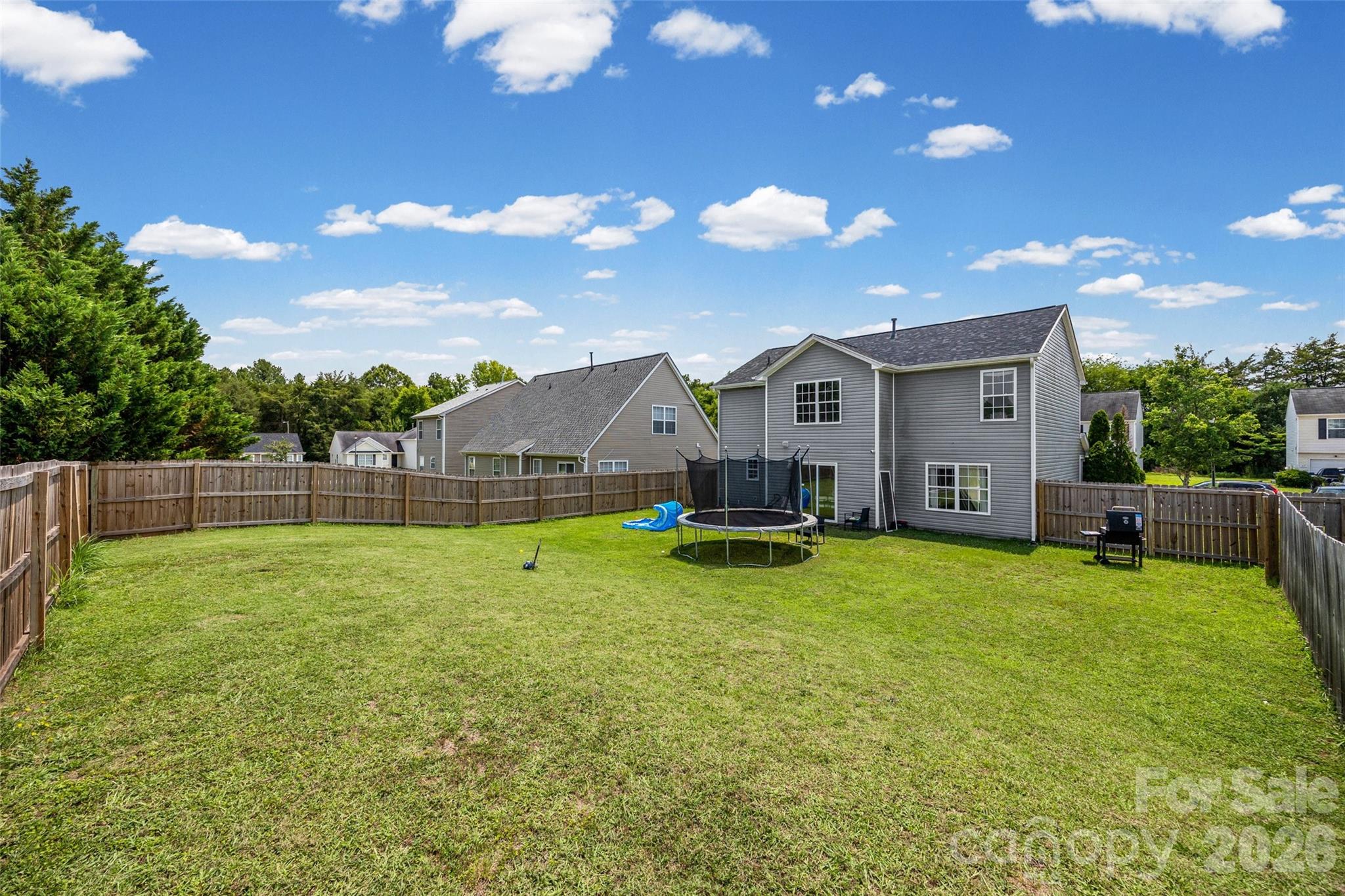 Single Family Residence at 512 Gentle Breeze Lane, Rock Hill, photo 9 of 35