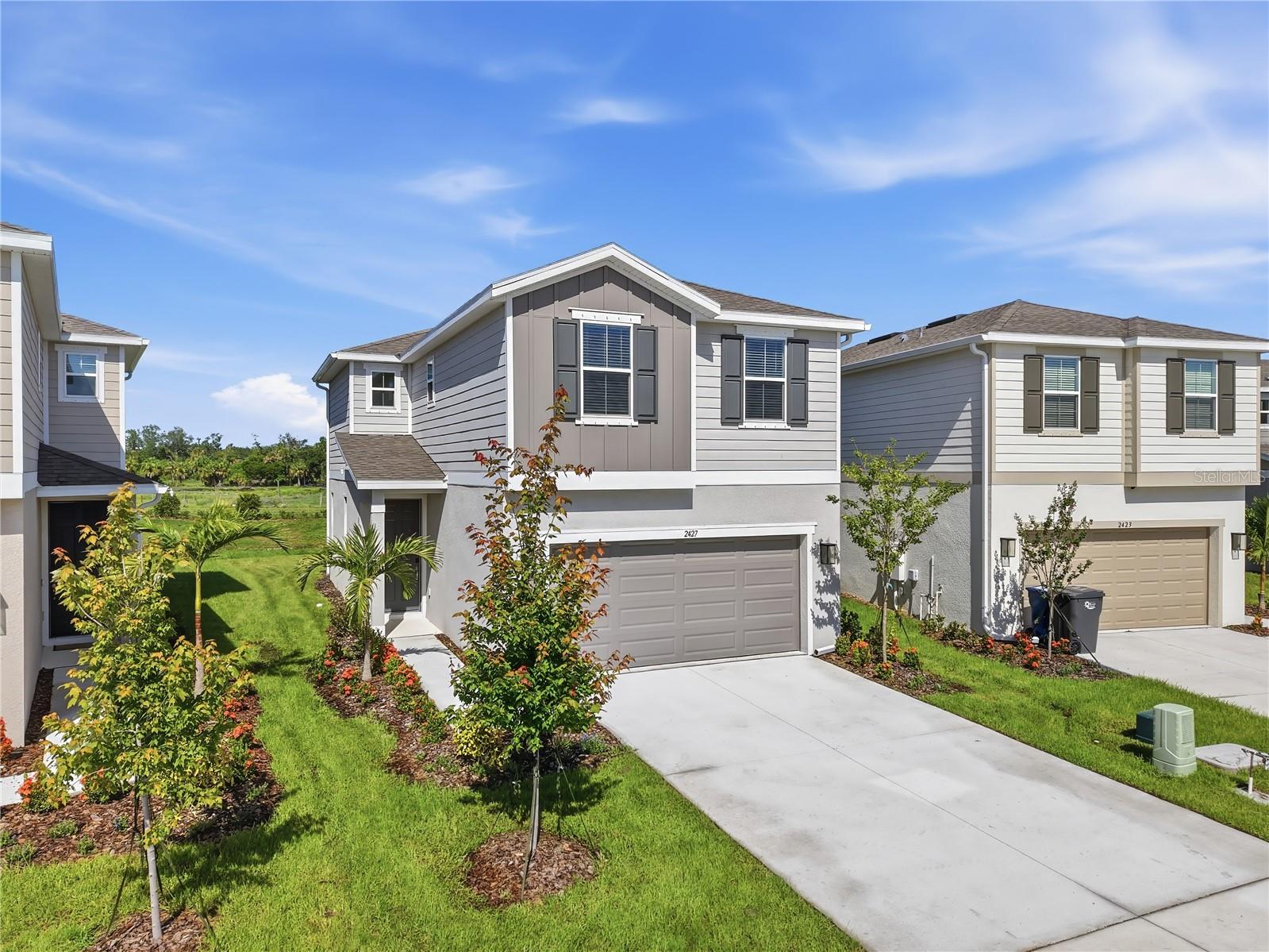 2427 29TH LN E