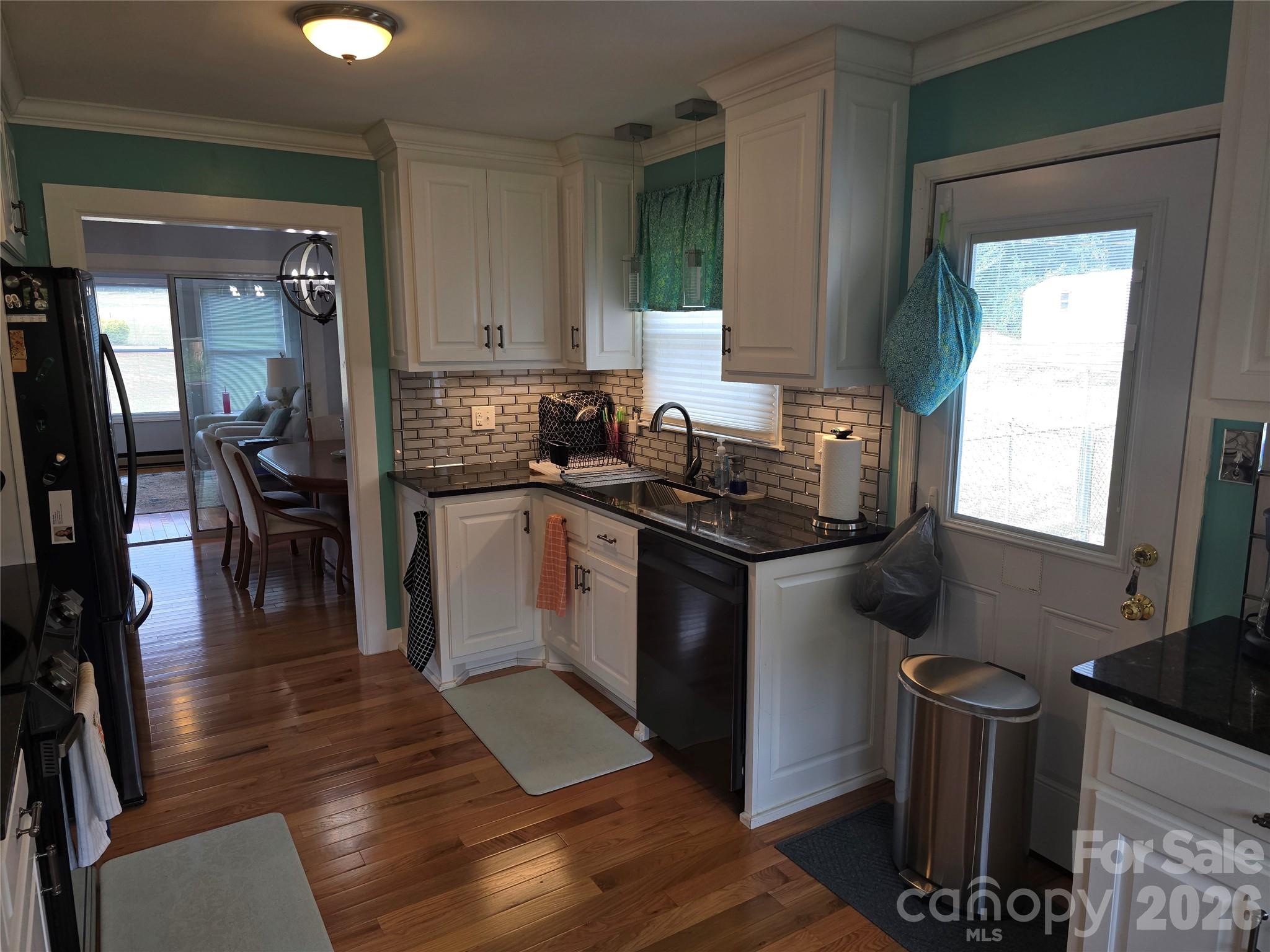 Kitchen - 5760 Valley Field Road, Hickory