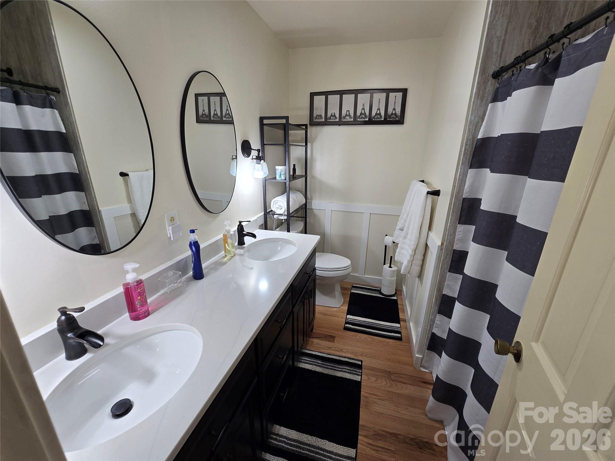 Hall Bath - 5760 Valley Field Road, Hickory