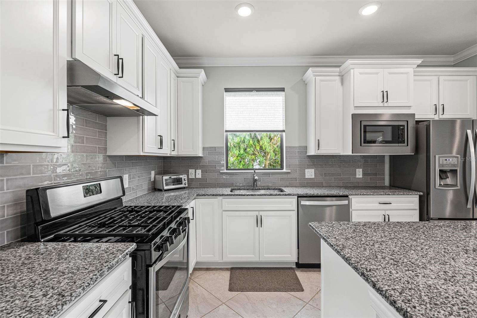kitchen - 17726 NORTHWOOD PL, BRADENTON