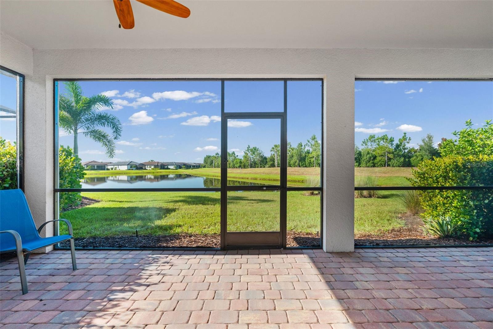 Lanai with pond view - 17726 NORTHWOOD PL, BRADENTON