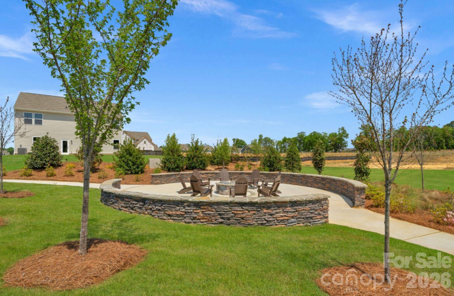 Fire pit - 629 Willoughby Park Drive, Monroe