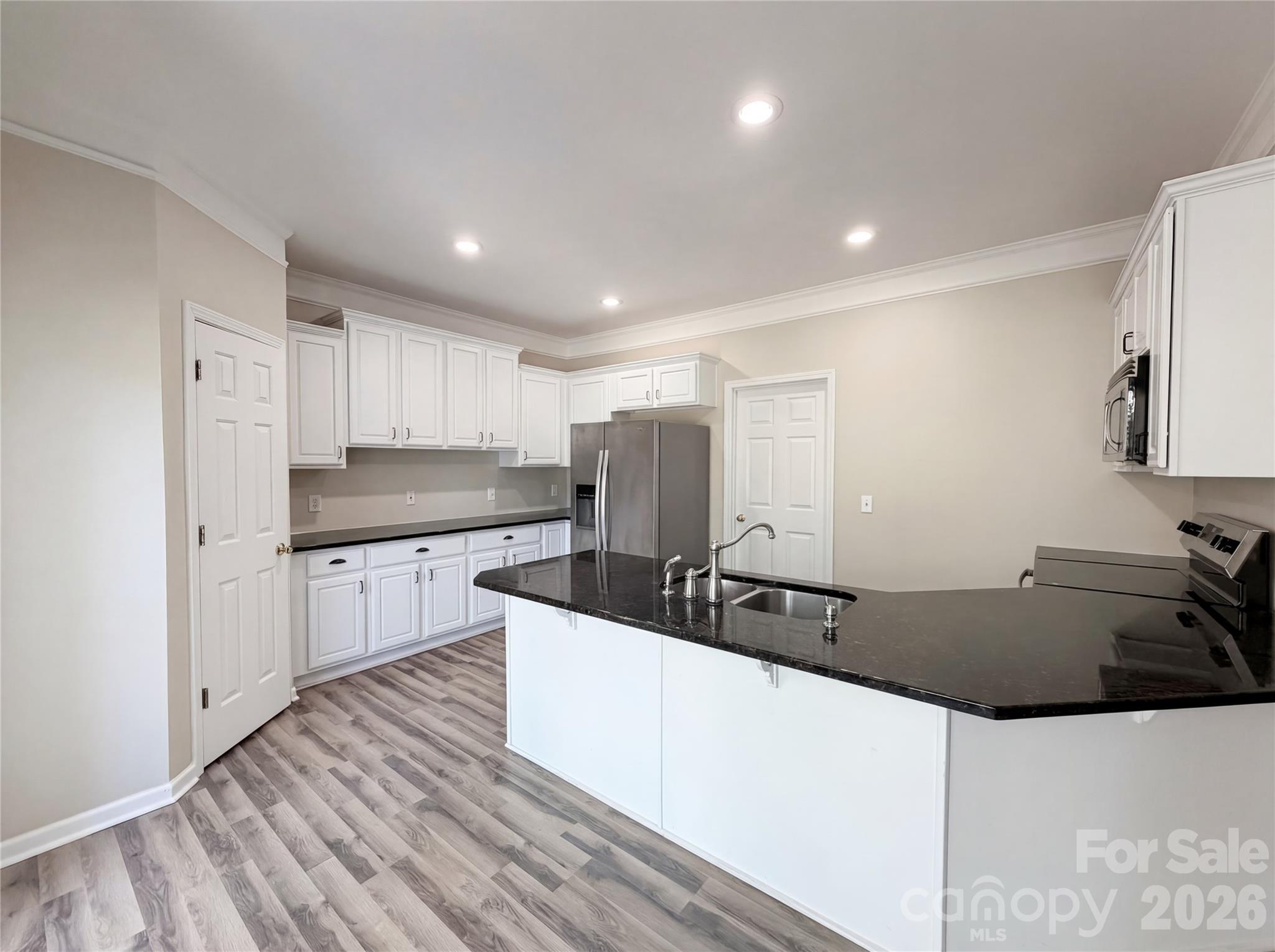 Single Family Residence at 20224 Northport Drive, Cornelius, photo 2 of 17