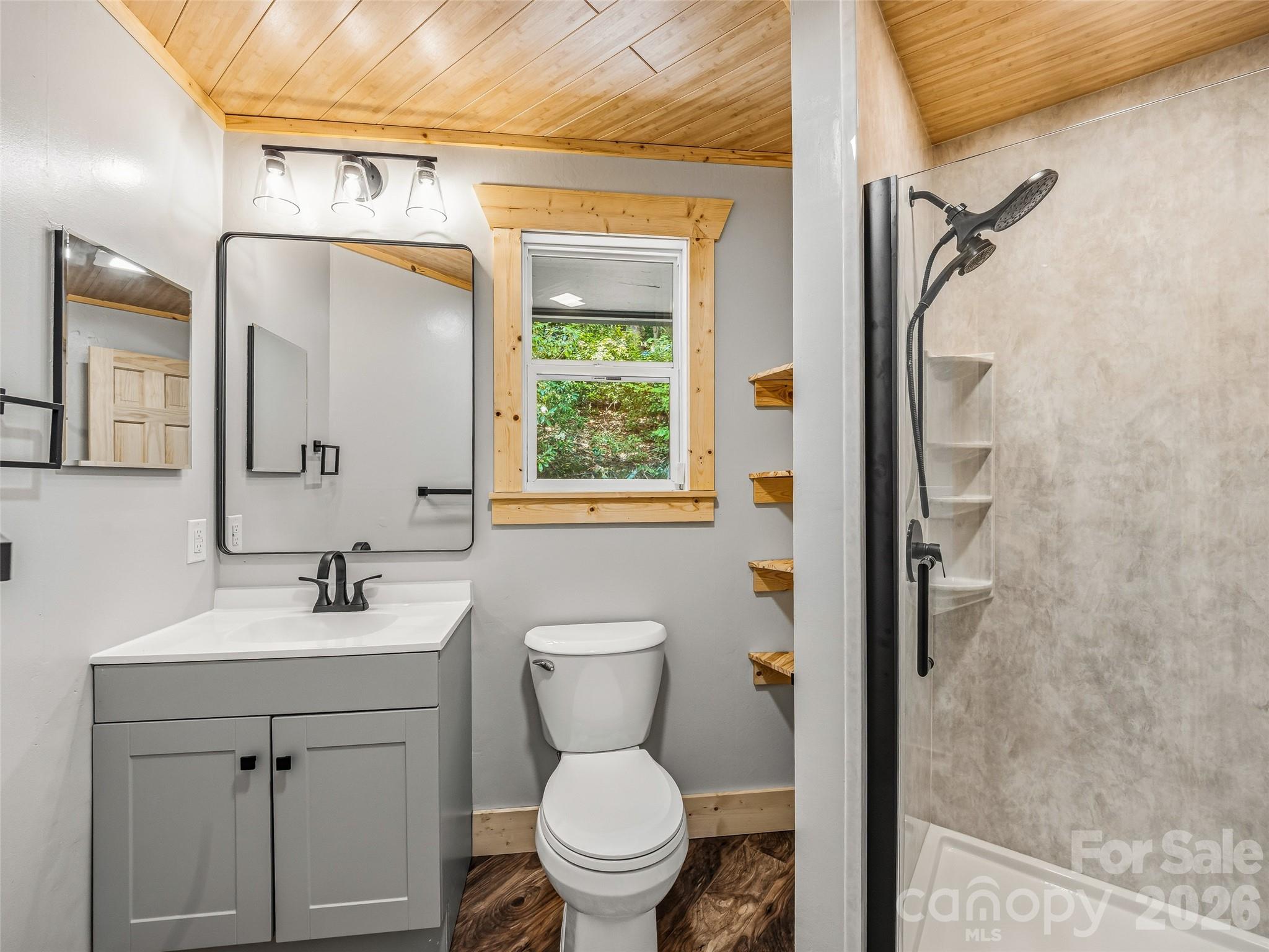 Primay bath - 785 Pisgah Forest Drive, Pisgah Forest