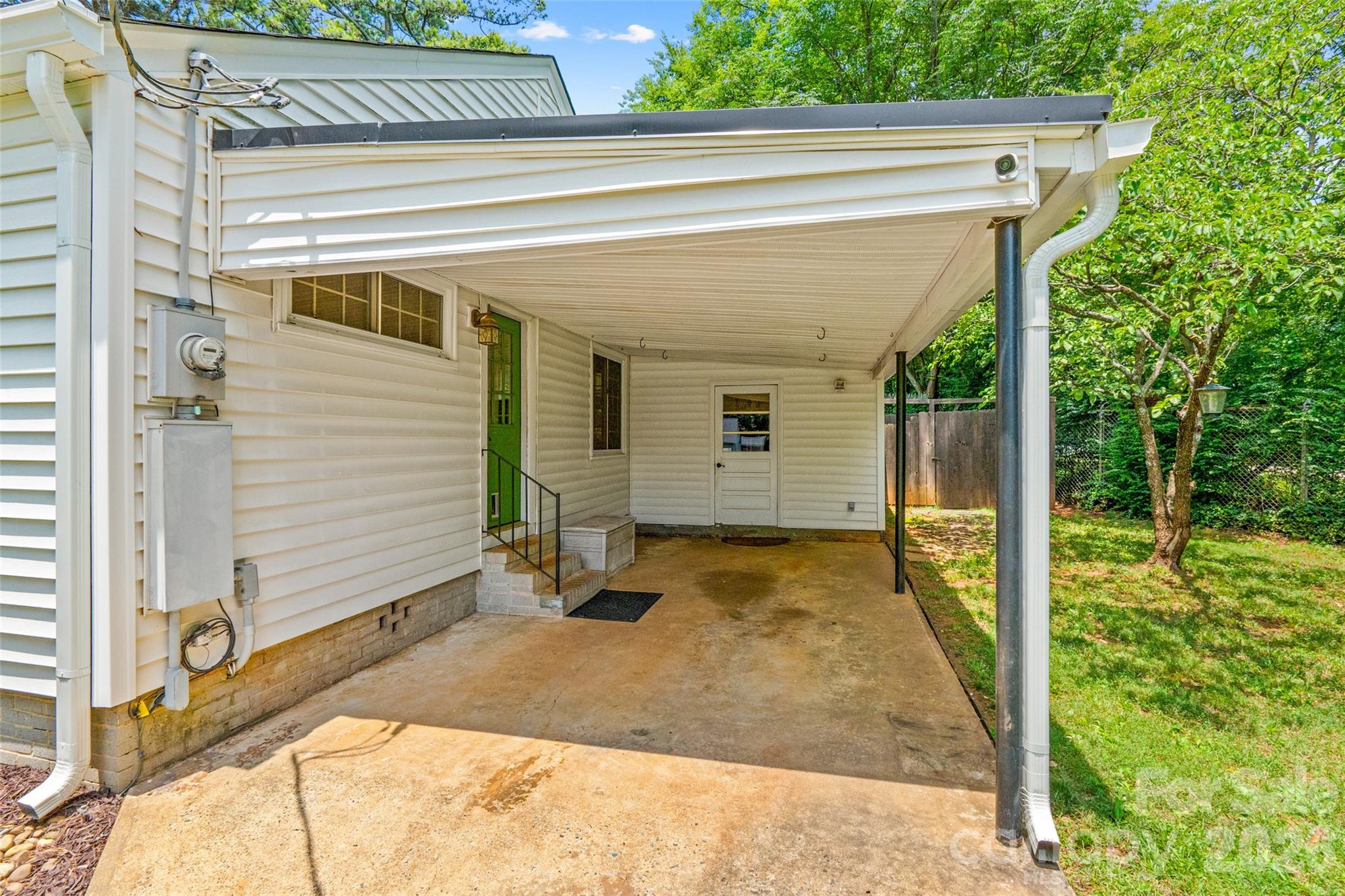 Single Family Residence at 1019 Beverly Drive, Rock Hill, photo 2 of 38
