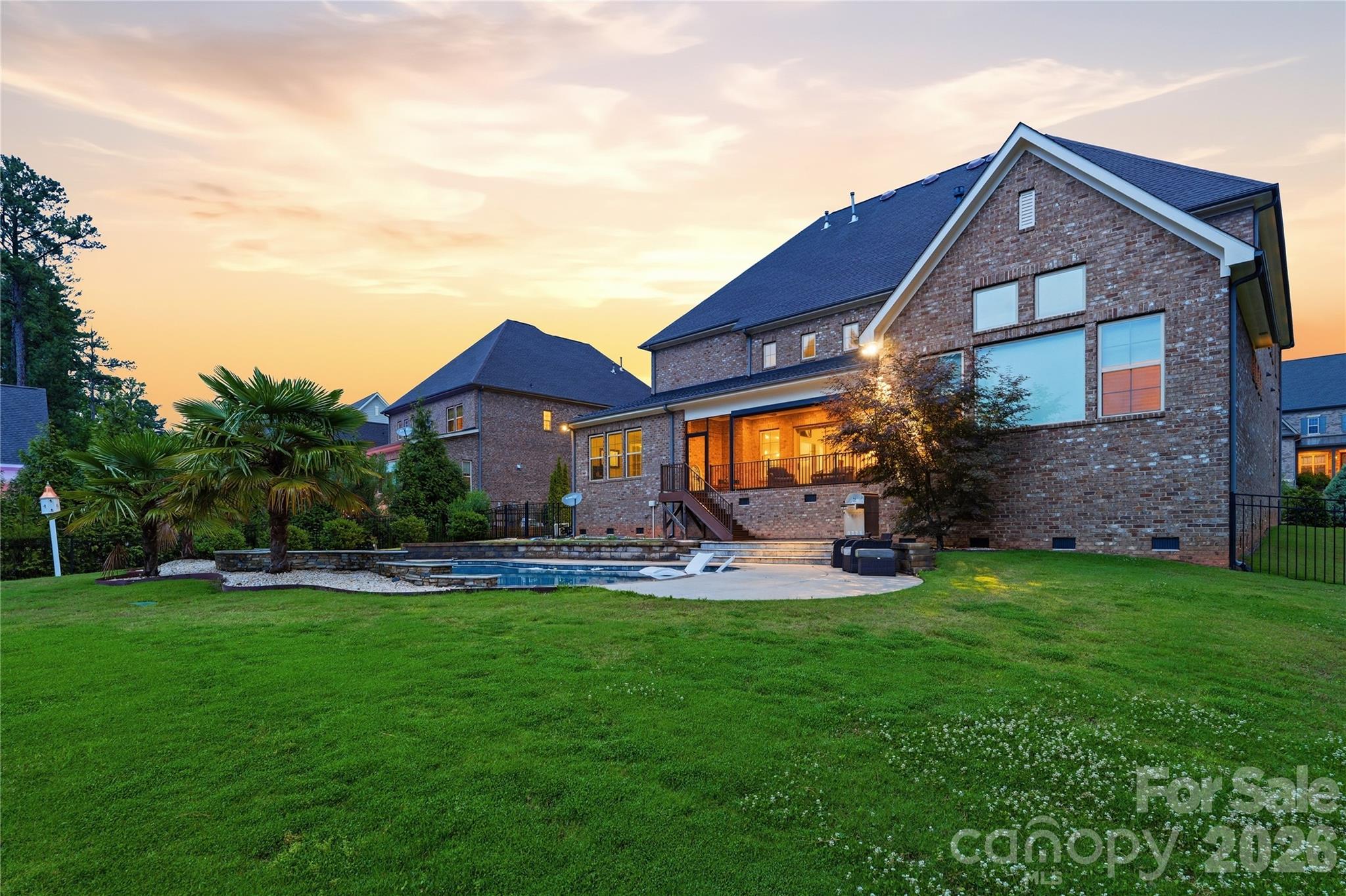 Single Family Residence at 1016 Ladera Drive, Waxhaw, photo 4 of 48