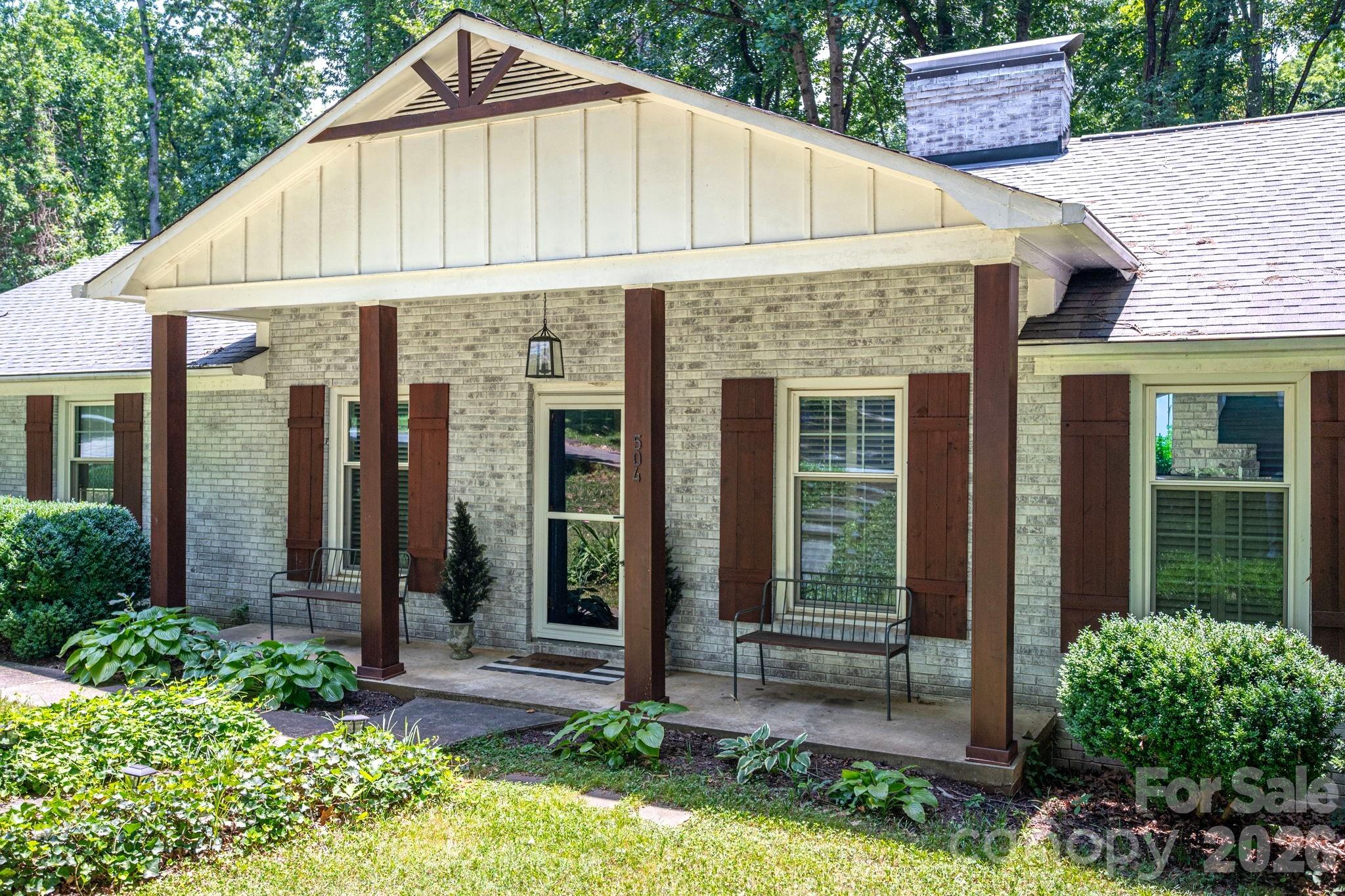 Single Family Residence at 504 Dogwood Lane, Belmont, photo 4 of 33