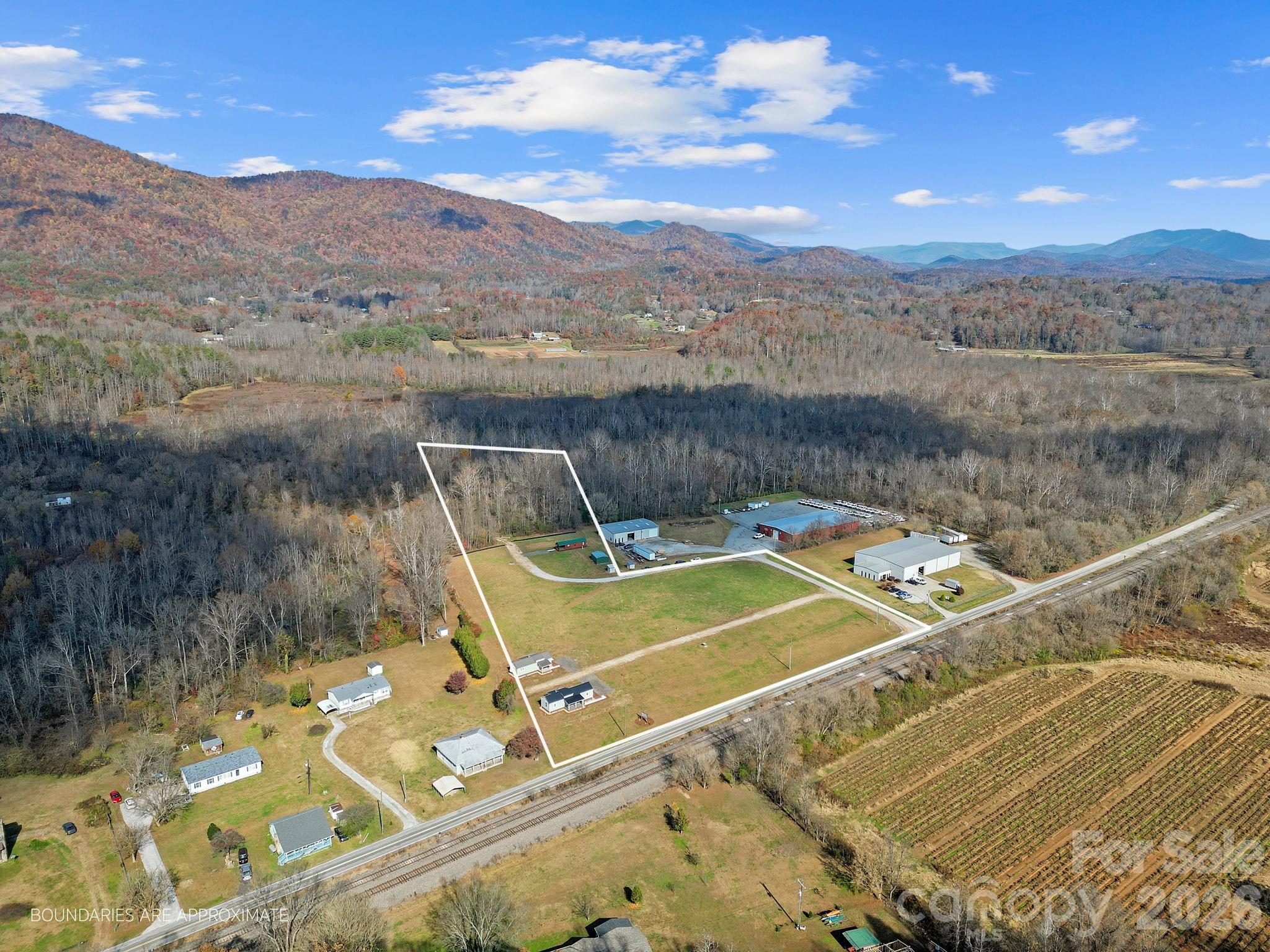 Single Family Residence at 34 River Run Drive, Marion, photo 9 of 10