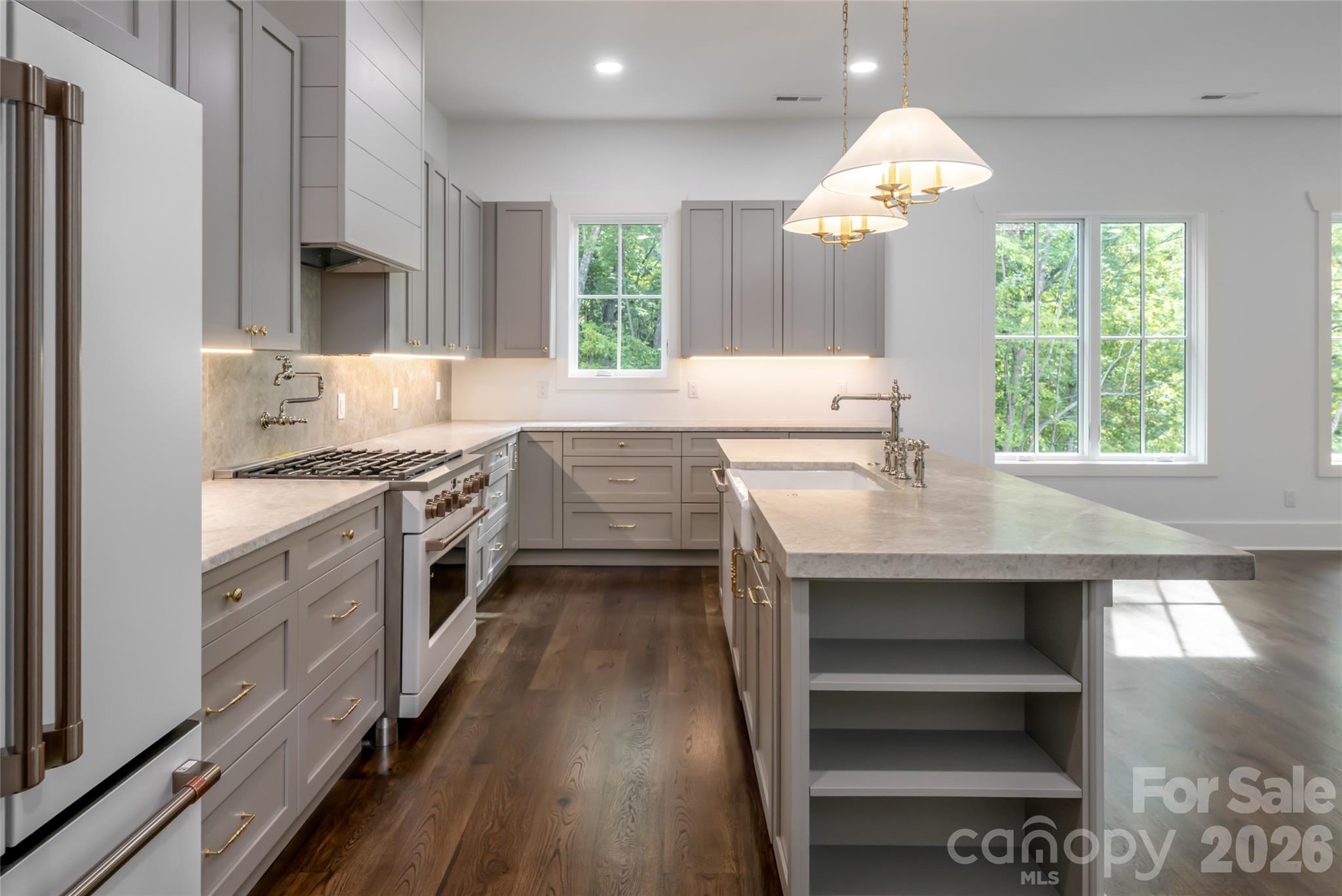 Single Family Residence at 58 Blackgum Court, Hendersonville, photo 15 of 48