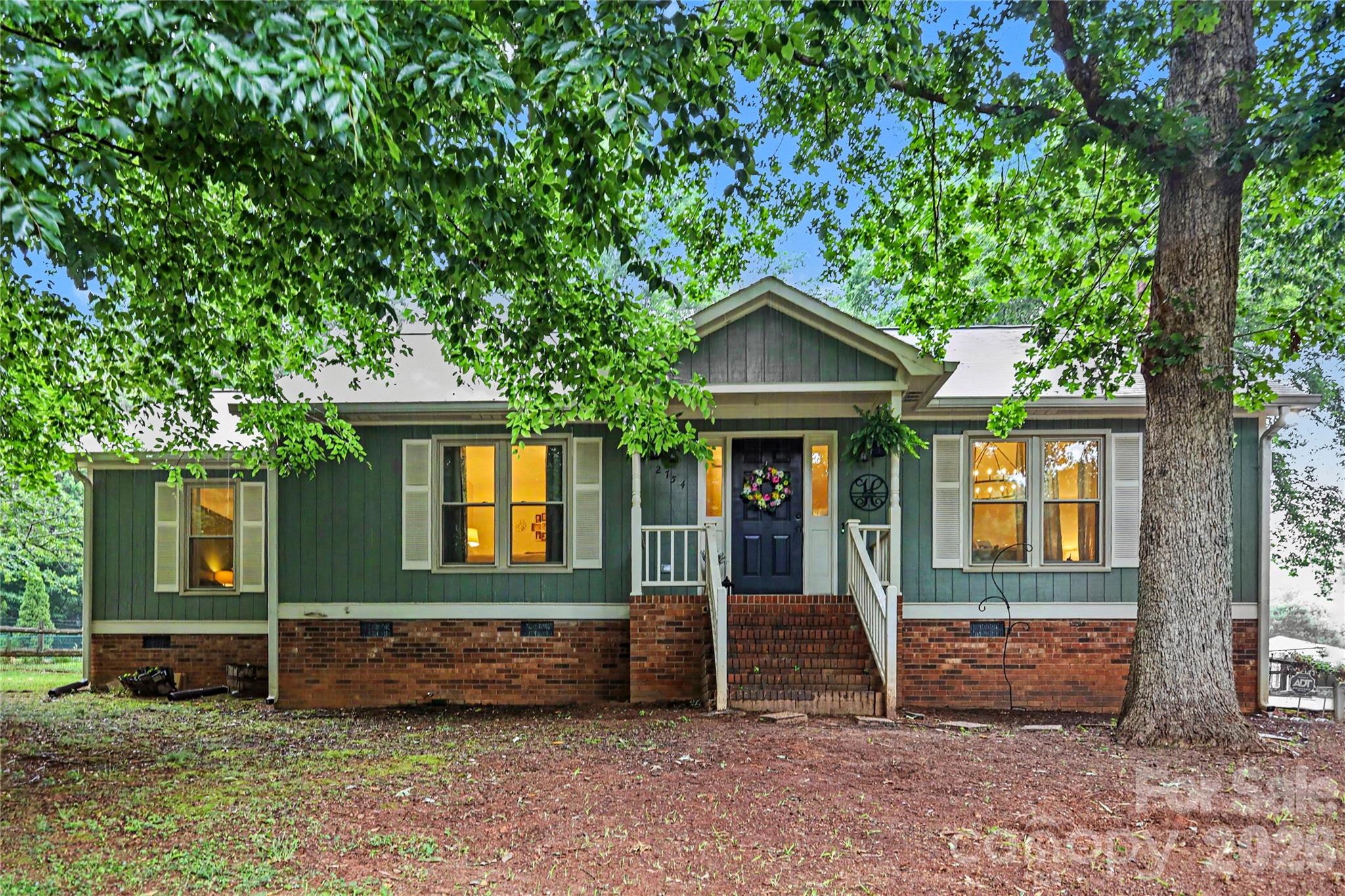 Single Family Residence at 2754 Stockwood Drive, Gastonia, photo 2 of 21