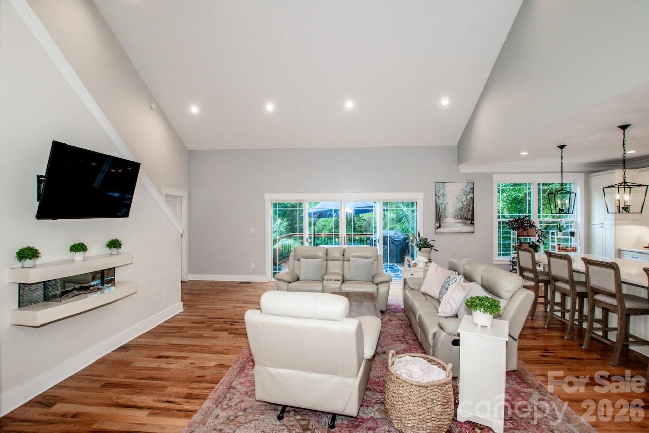 Electric wall fireplace - 155 Wood Acre Drive, Mooresville