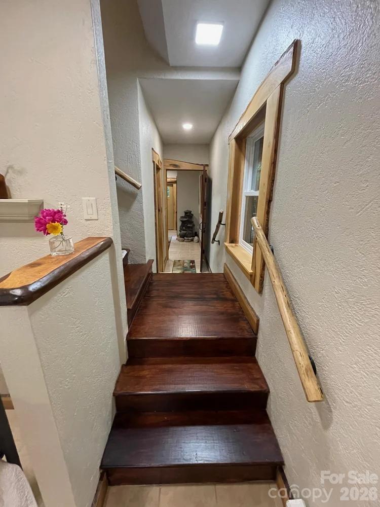 Single Family Residence at 700 Norton Fork Road, Hot Springs, photo 12 of 20