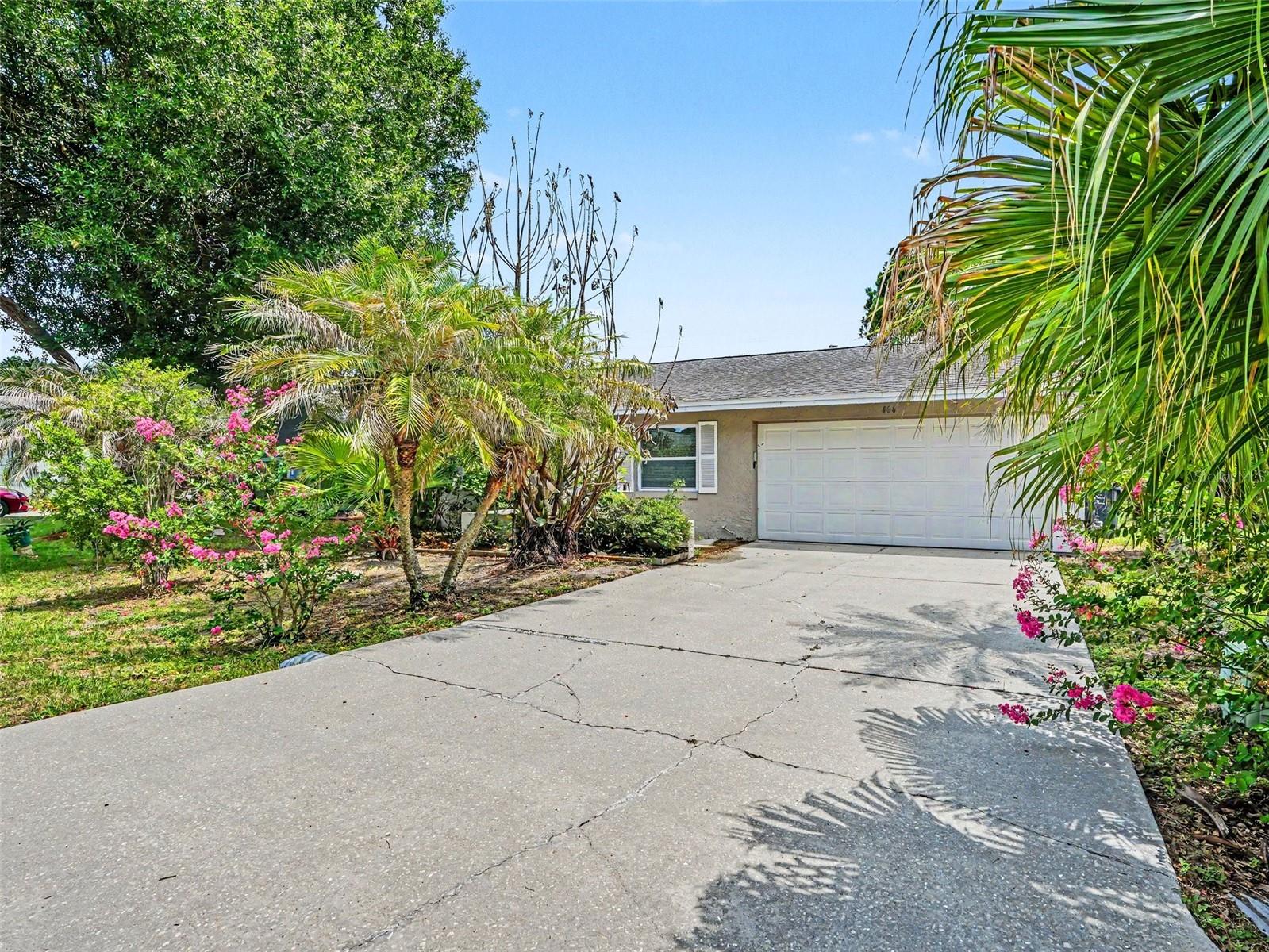 406 LAKE DAISY DR