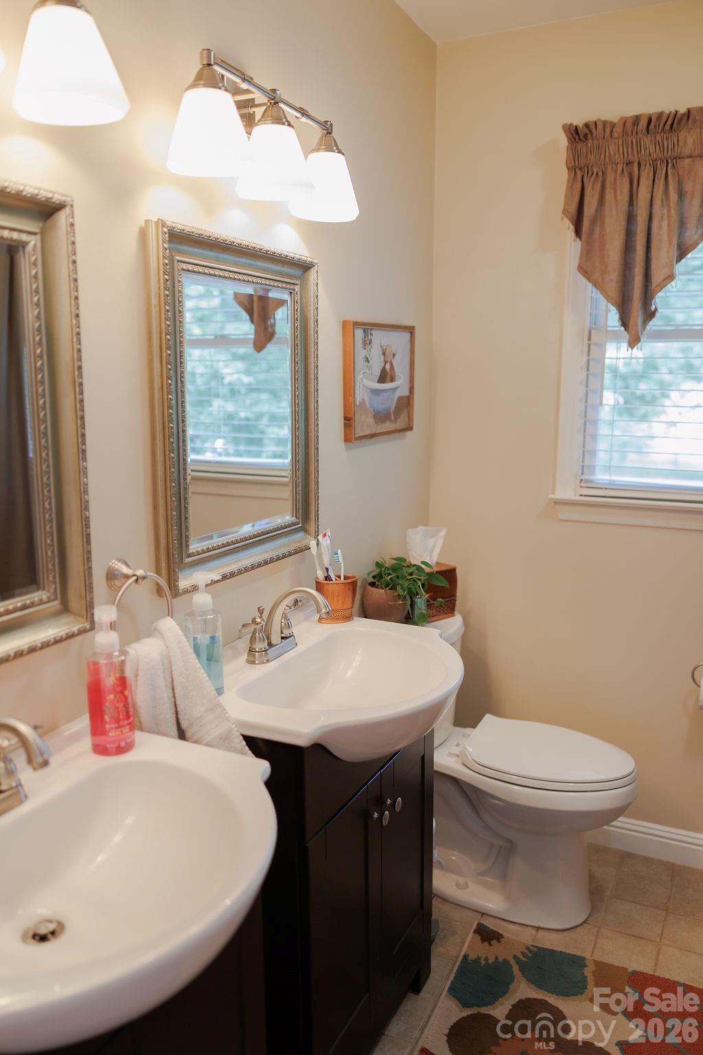 Bathroom 2 with two sinks - 119 Country Meadow Lane, Kings Mountain