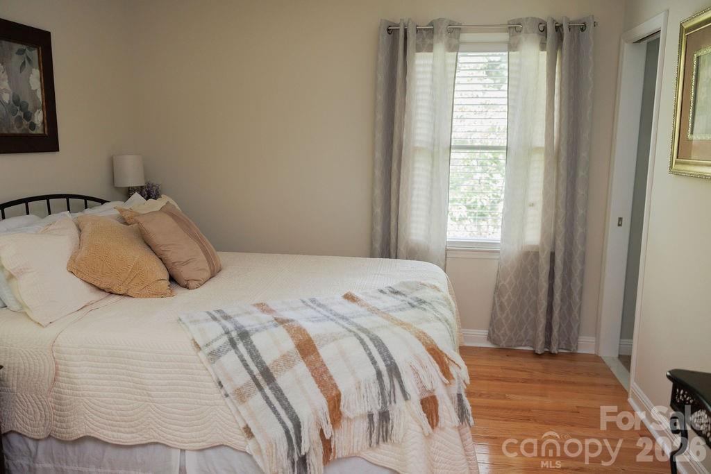 Bedroom 4 features an adjoining full bathroom - 119 Country Meadow Lane, Kings Mountain