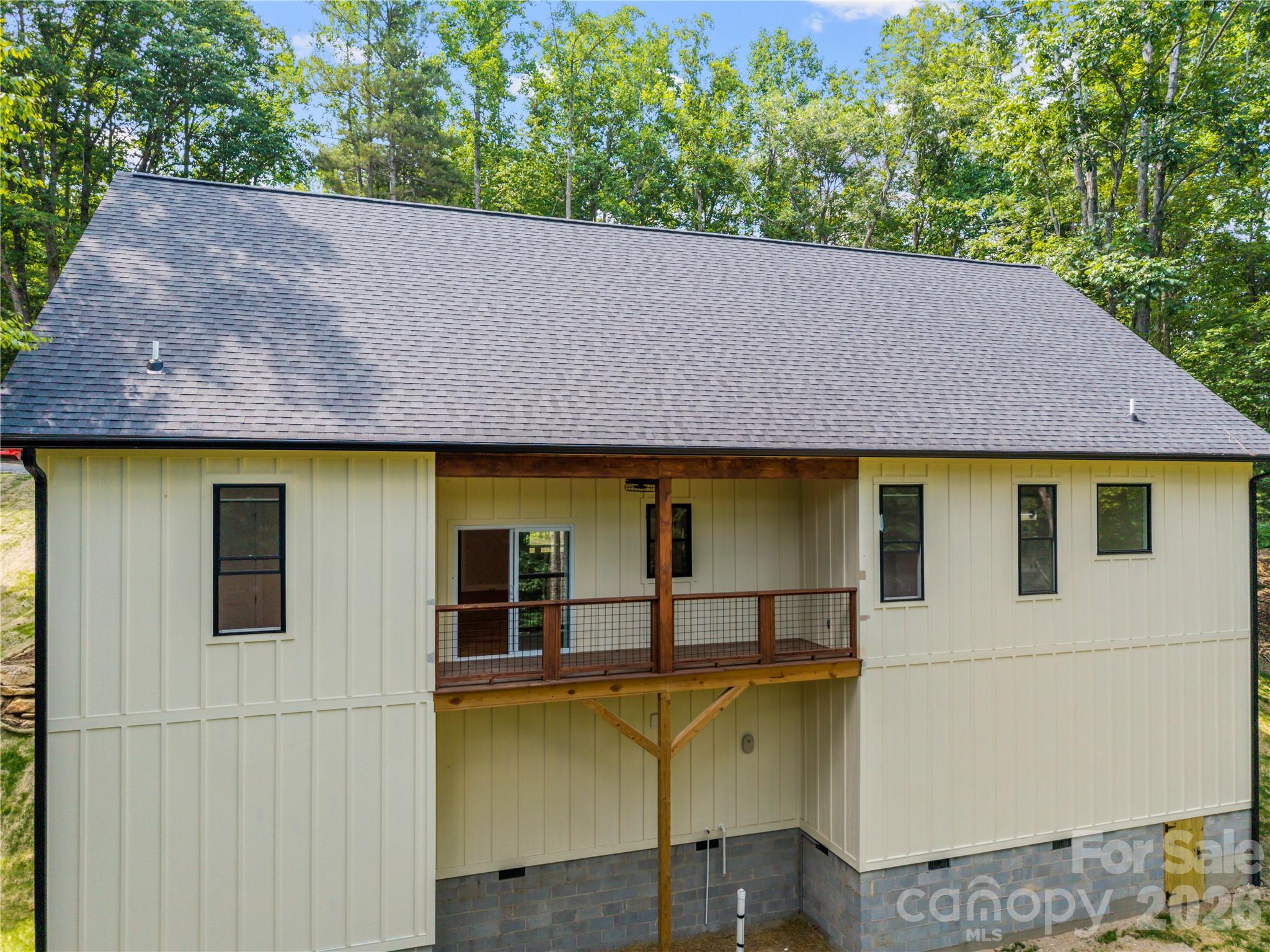 Single Family Residence at 210 Hickory Tree Lane, Hendersonville, photo 3 of 35