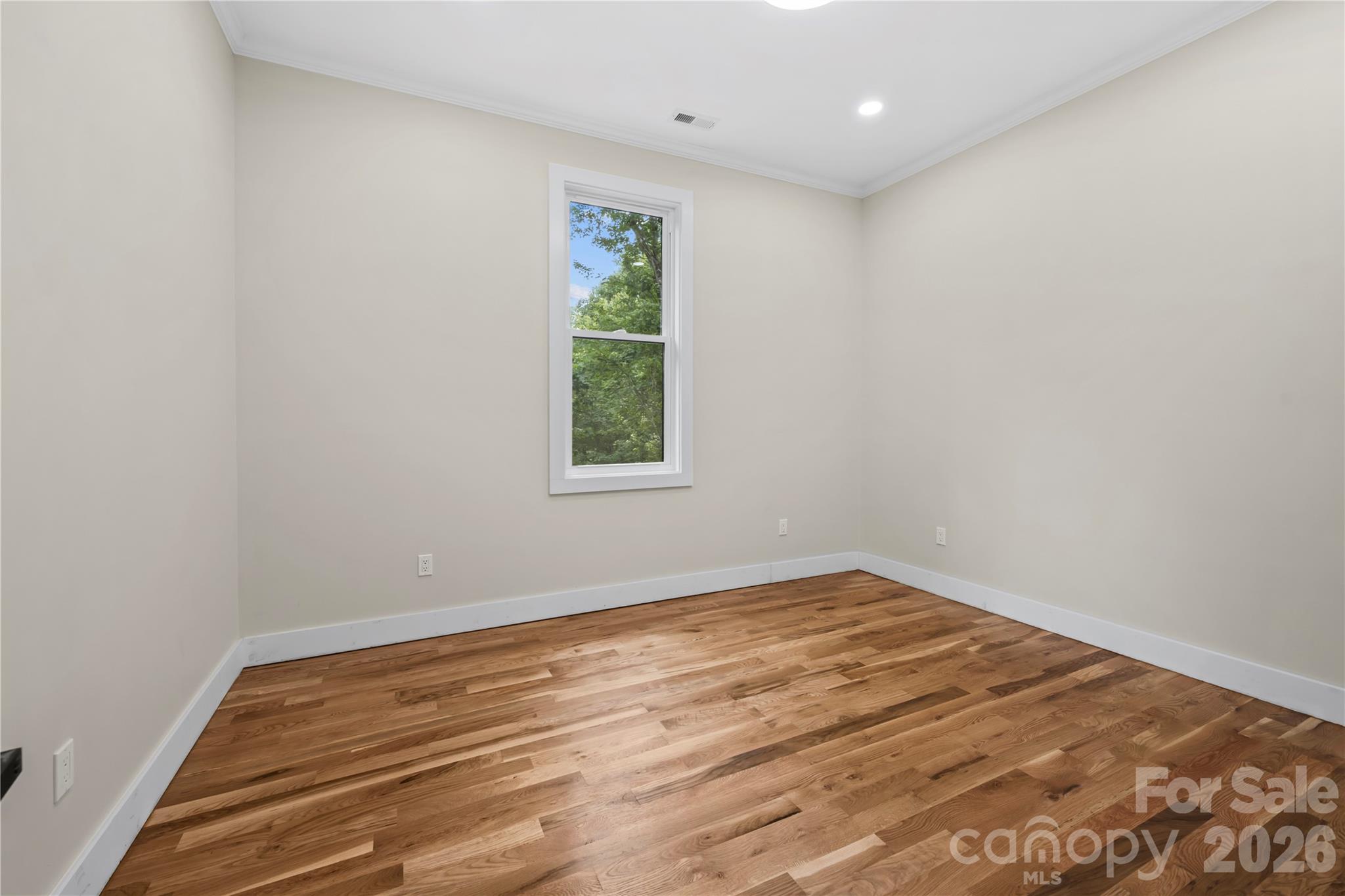 Single Family Residence at 210 Hickory Tree Lane, Hendersonville, photo 4 of 35