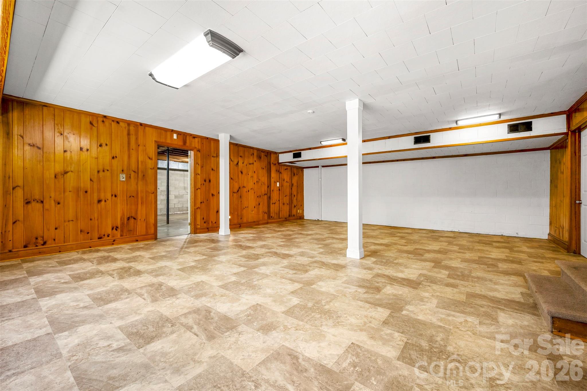 Family Room - 303 Elizabeth Avenue, Forest City