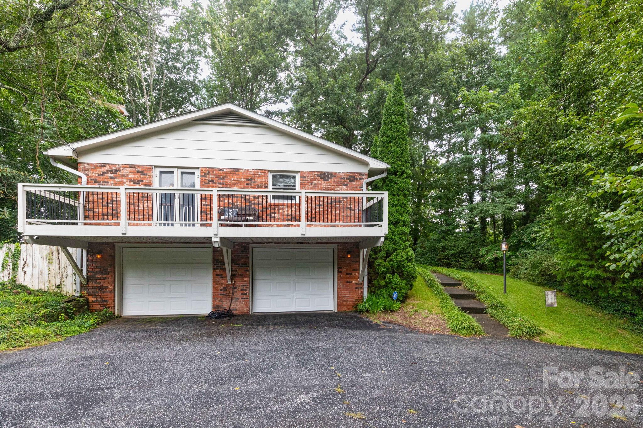 2 Car Garage-Master Patio - 936 Toxaway Drive, Hendersonville