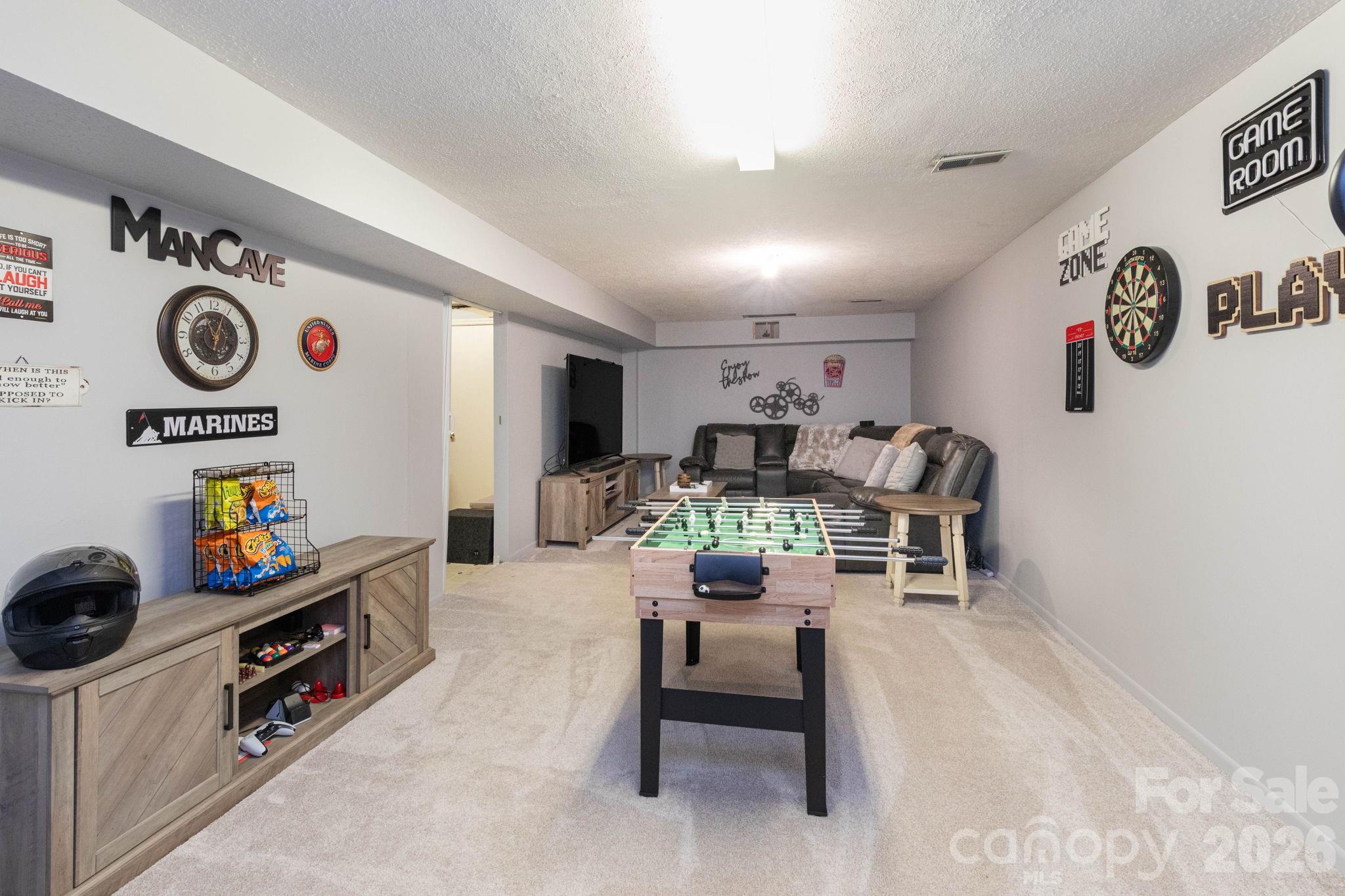 Game Room - 936 Toxaway Drive, Hendersonville