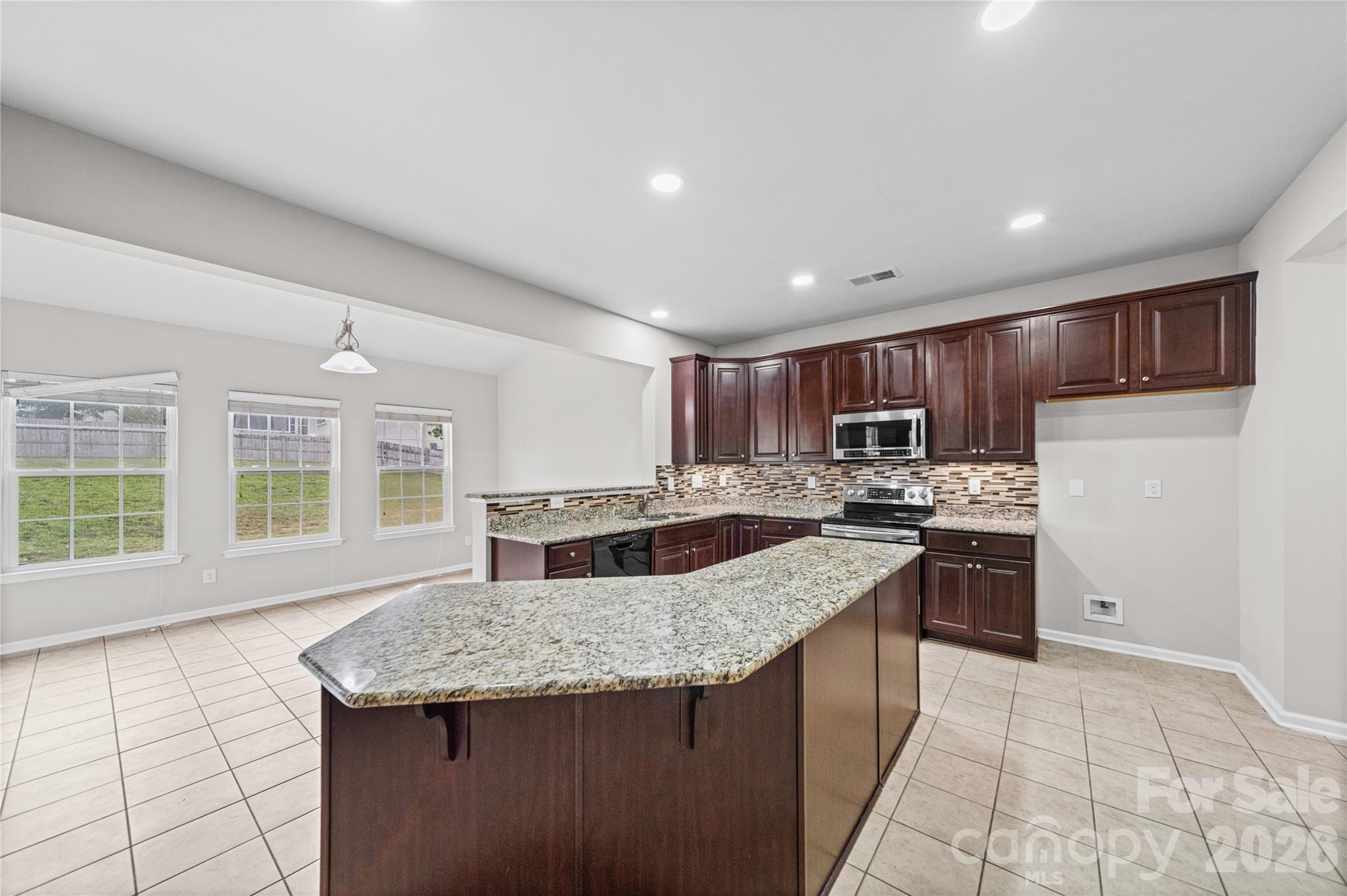 Single Family Residence at 3611 English Garden Drive, Gastonia, photo 7 of 22