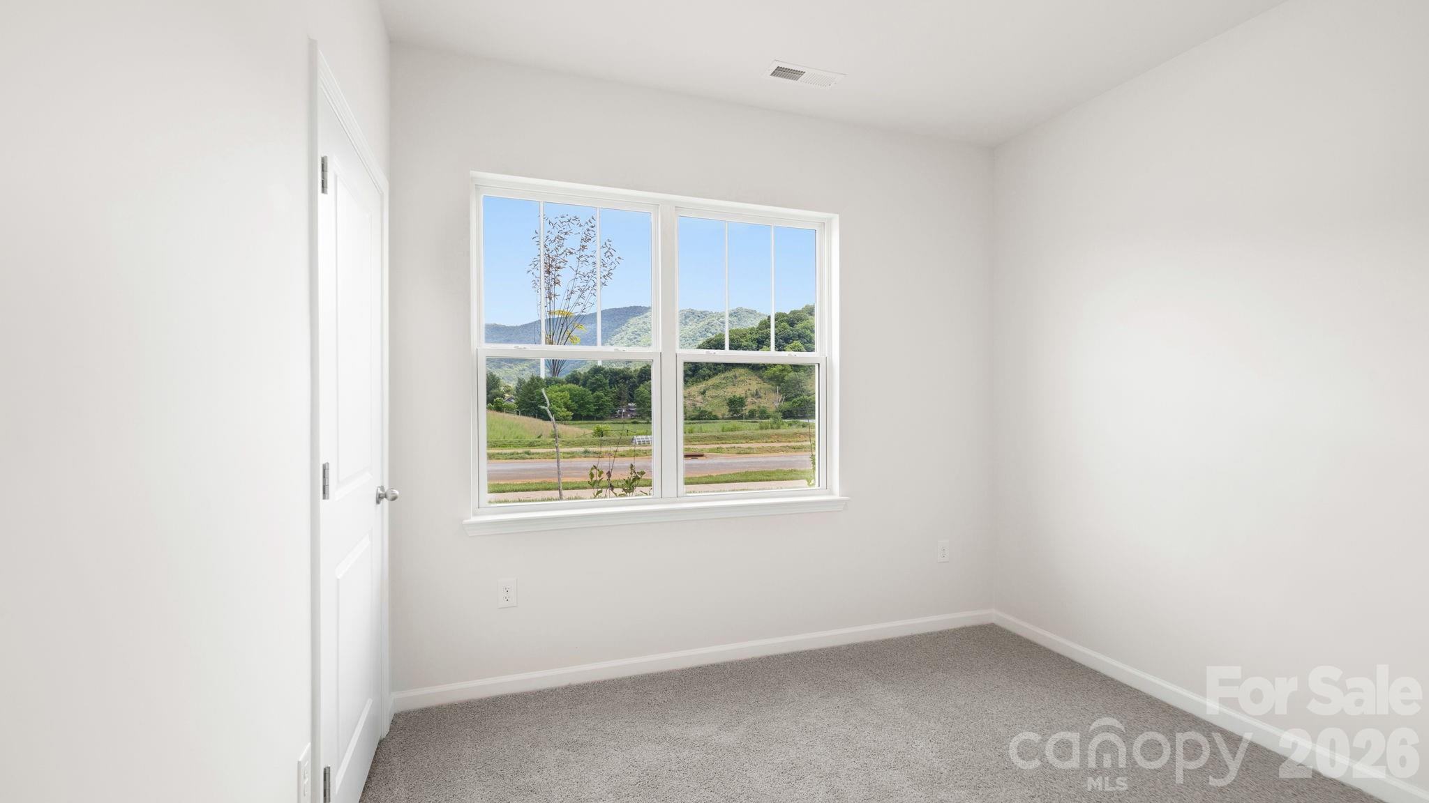 Single Family Residence at 111 Ridgehaven Drive, Waynesville, photo 7 of 33
