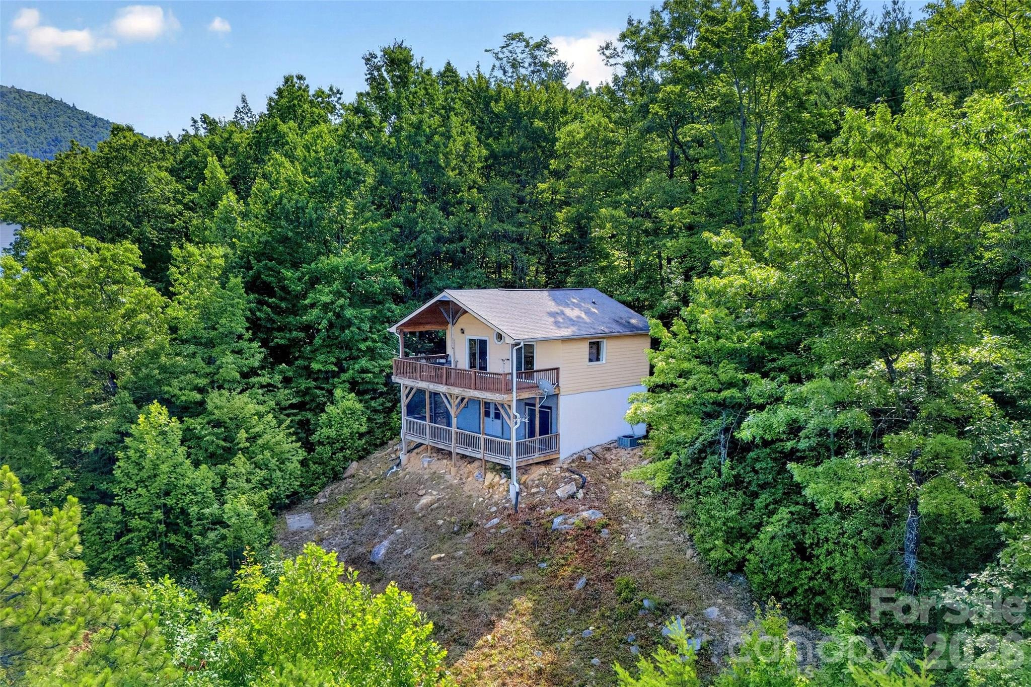 Single Family Residence at 40 E Valley View Drive, Marion, photo 4 of 29