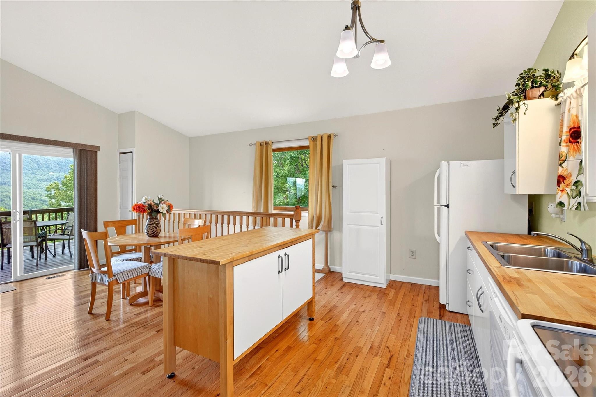 Single Family Residence at 40 E Valley View Drive, Marion, photo 10 of 29