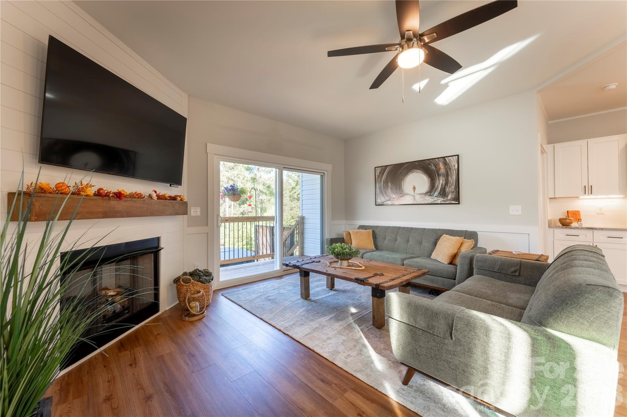 Single Family Residence at 5019 Star Magnolia Court, Clover, photo 7 of 43