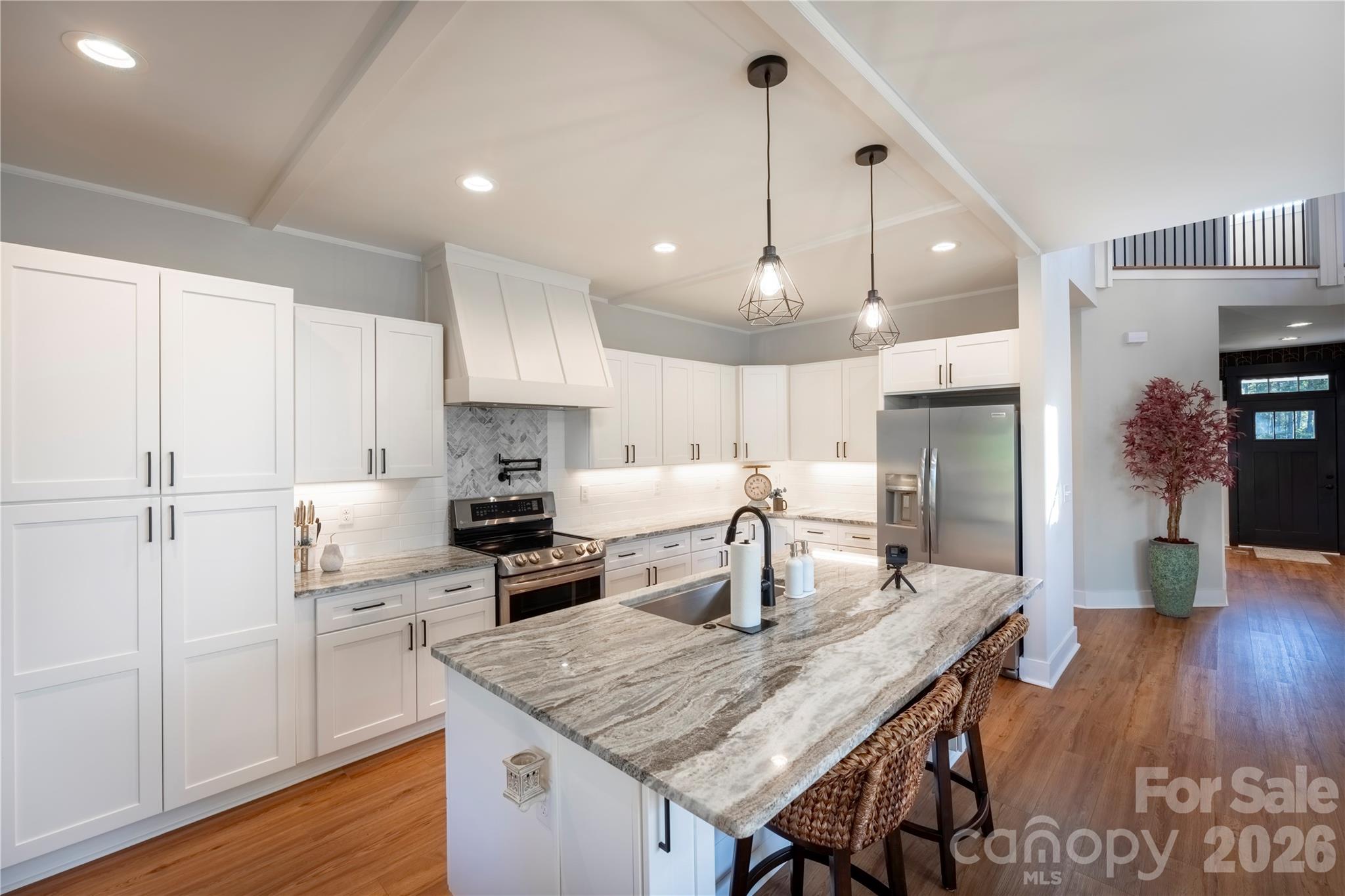 Single Family Residence at 5019 Star Magnolia Court, Clover, photo 2 of 43