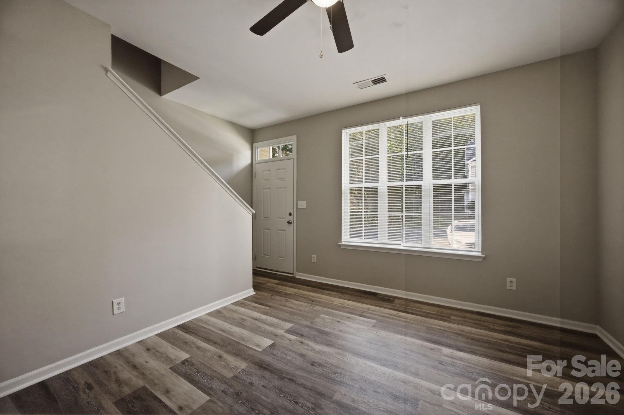 Townhouse at 6123 Dane Drive, Dallas, photo 5 of 27