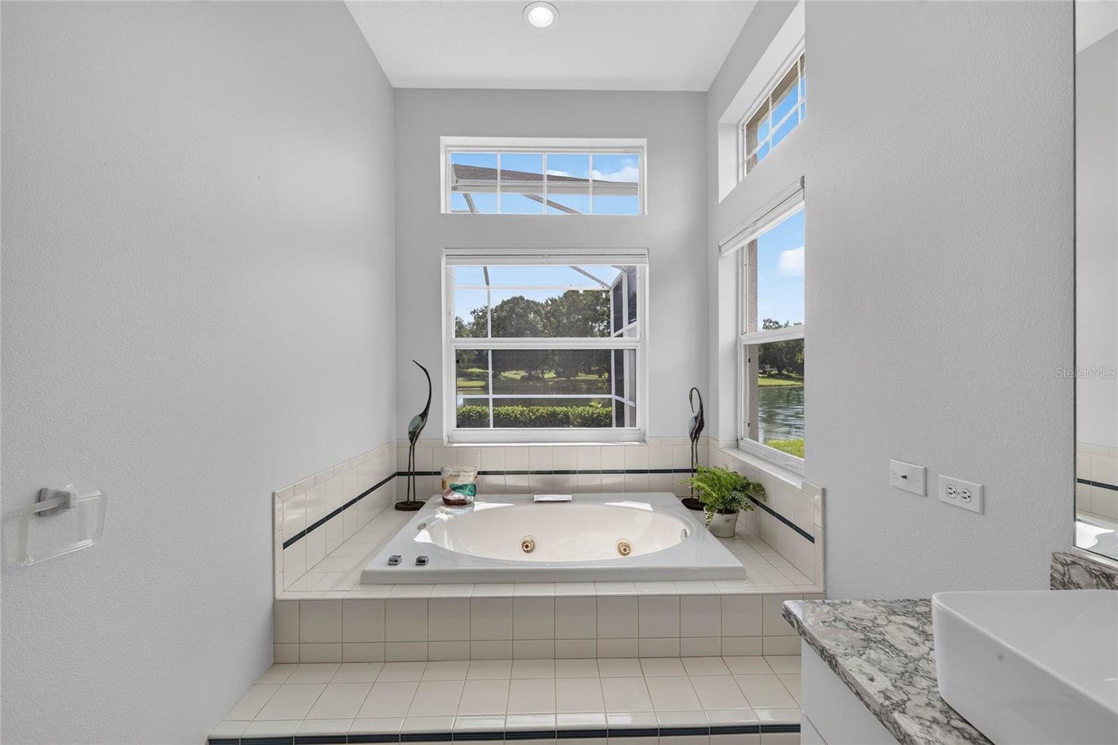Single Family Residence at 6726 HICKORY HAMMOCK CIR, BRADENTON, photo 51 of 77