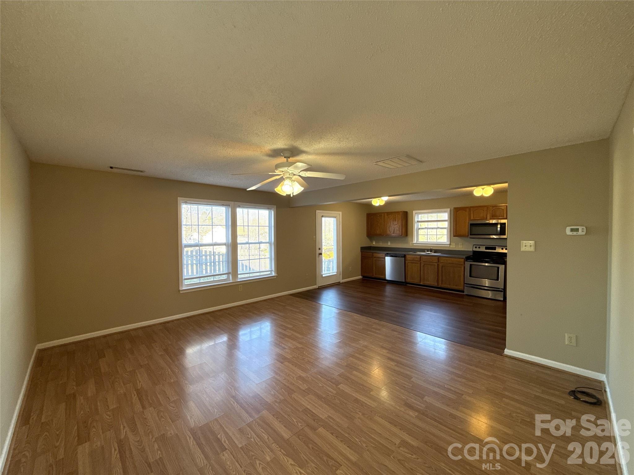 Single Family Residence at 2043 Dunsmore Lane, Waxhaw, photo 3 of 14