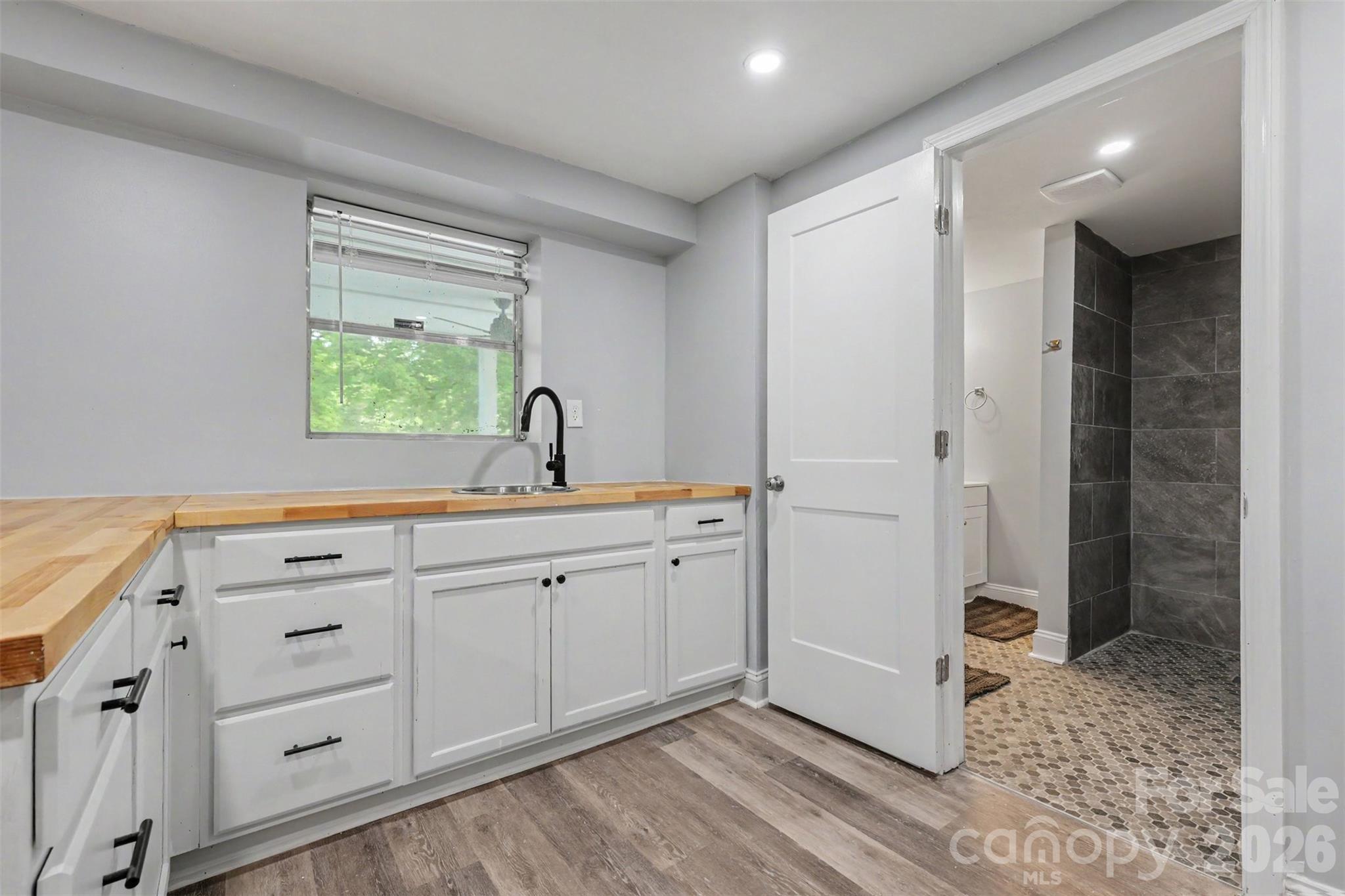 Kitchenette in basement - 6917 Navajo Trail, Sherrills Ford
