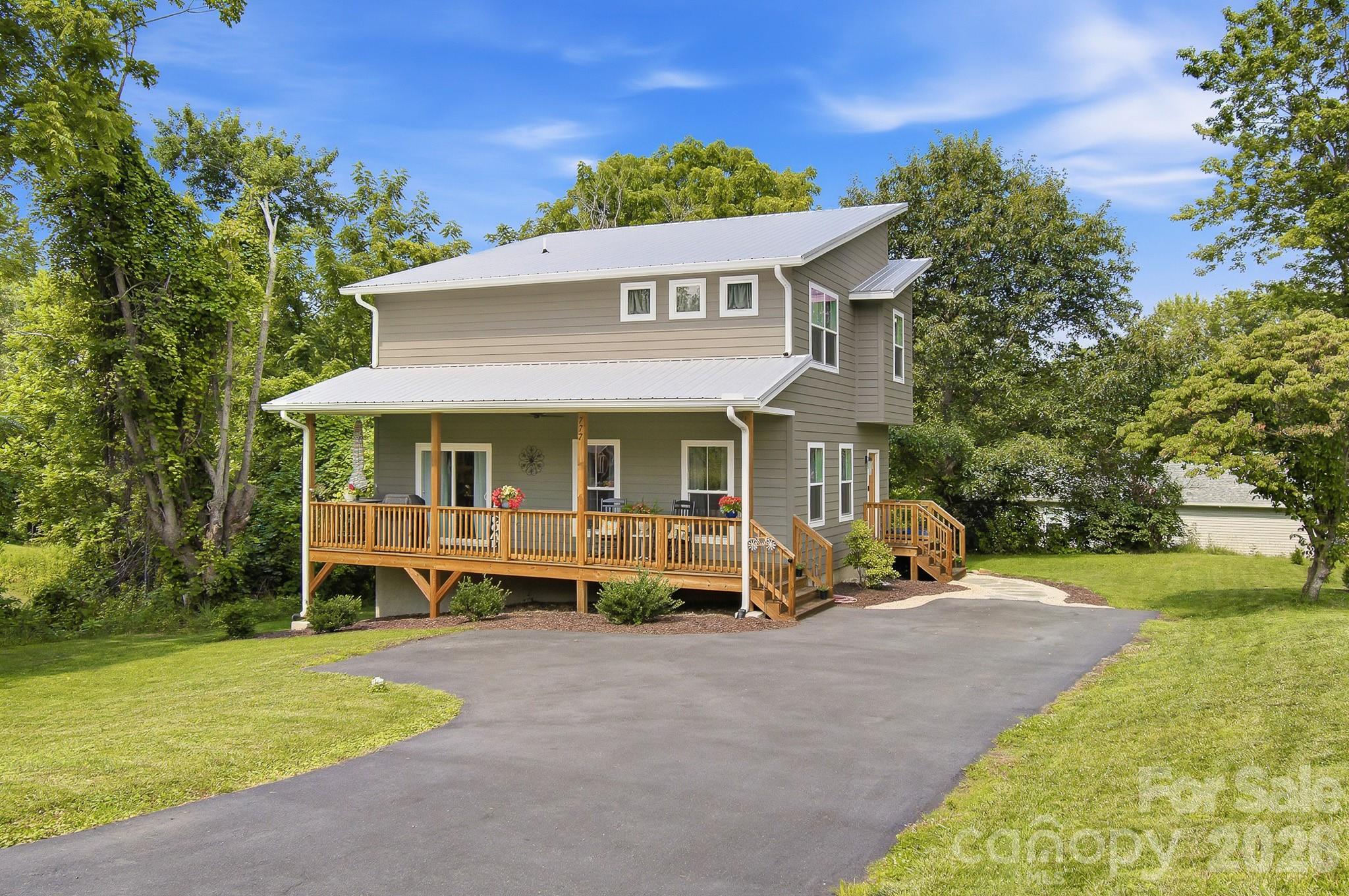 Large covered porch - 777 High Street, Canton