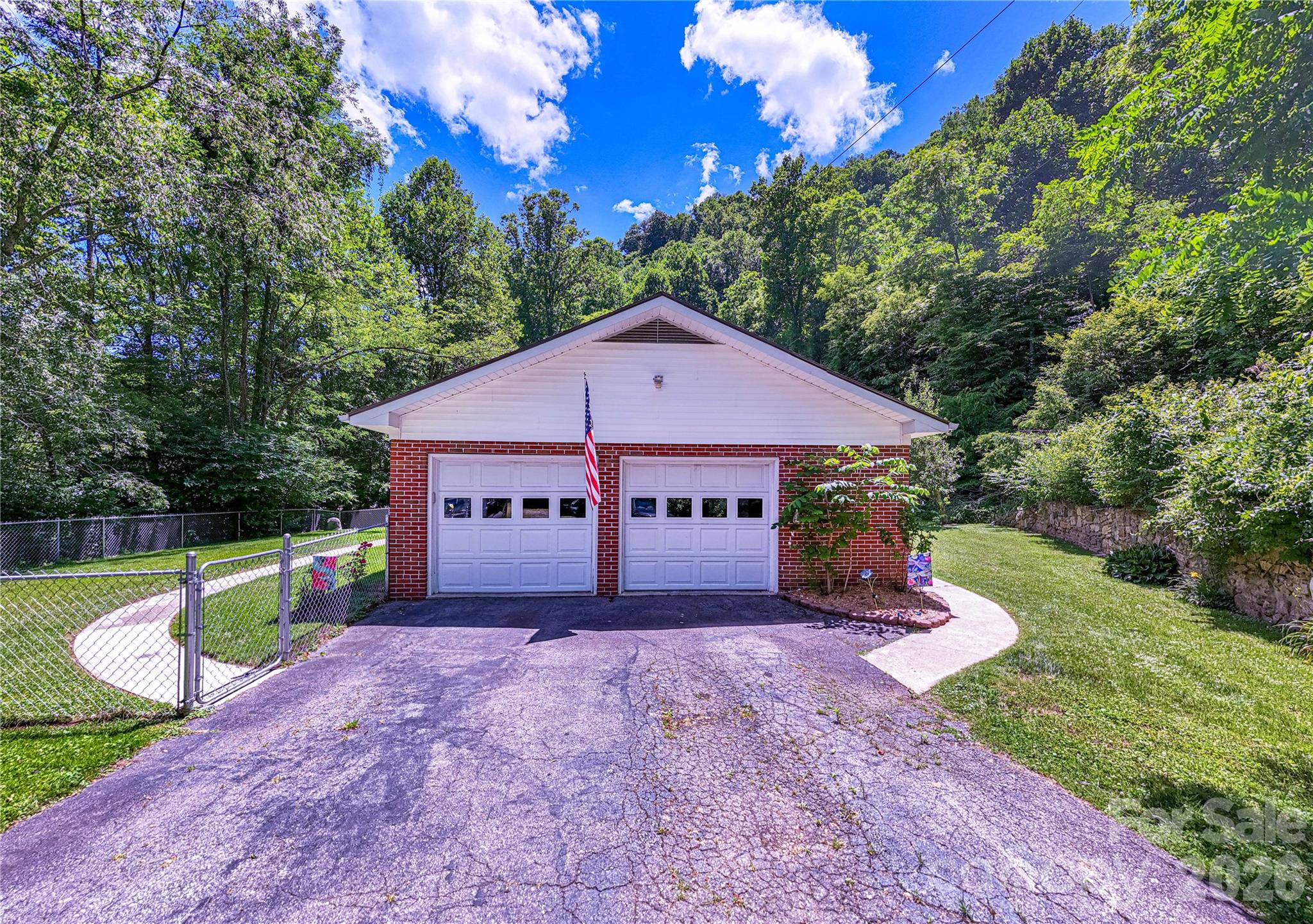 Single Family Residence at 7835 US 23 Highway, Mars Hill, photo 5 of 32