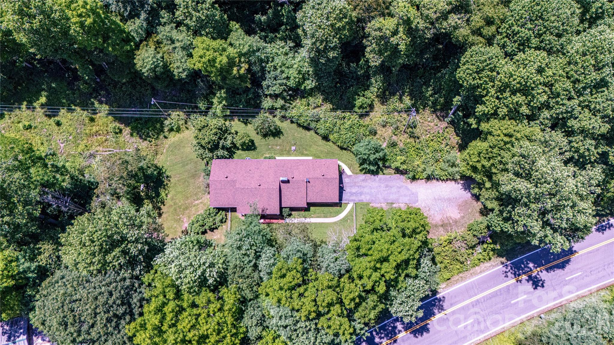 Single Family Residence at 7835 US 23 Highway, Mars Hill, photo 7 of 32