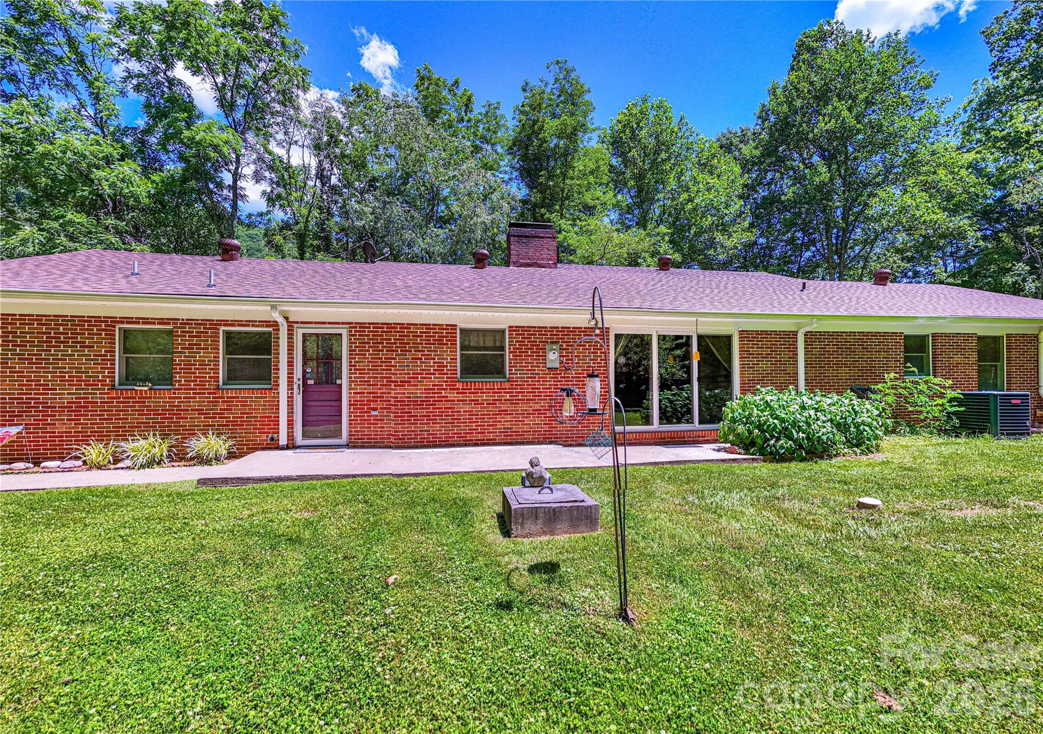 Single Family Residence at 7835 US 23 Highway, Mars Hill, photo 9 of 32