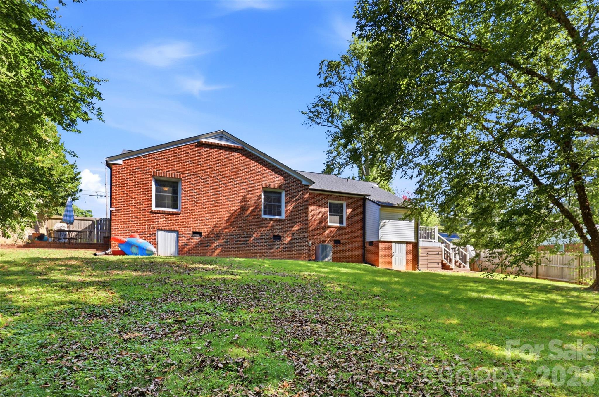 Single Family Residence at 2201 Armstrong Park Drive, Gastonia, photo 40 of 44