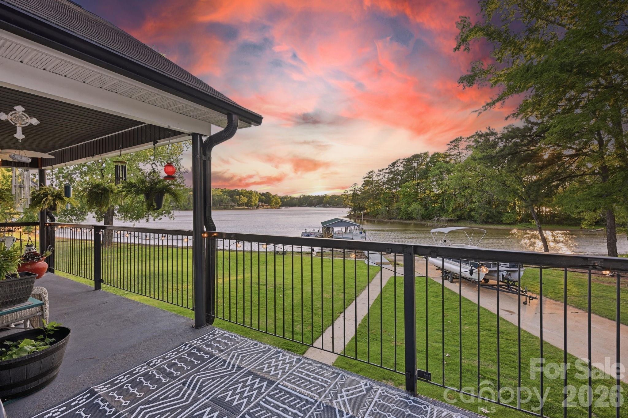 Deck Off of Primary - 4420 Tucker Road, Belmont