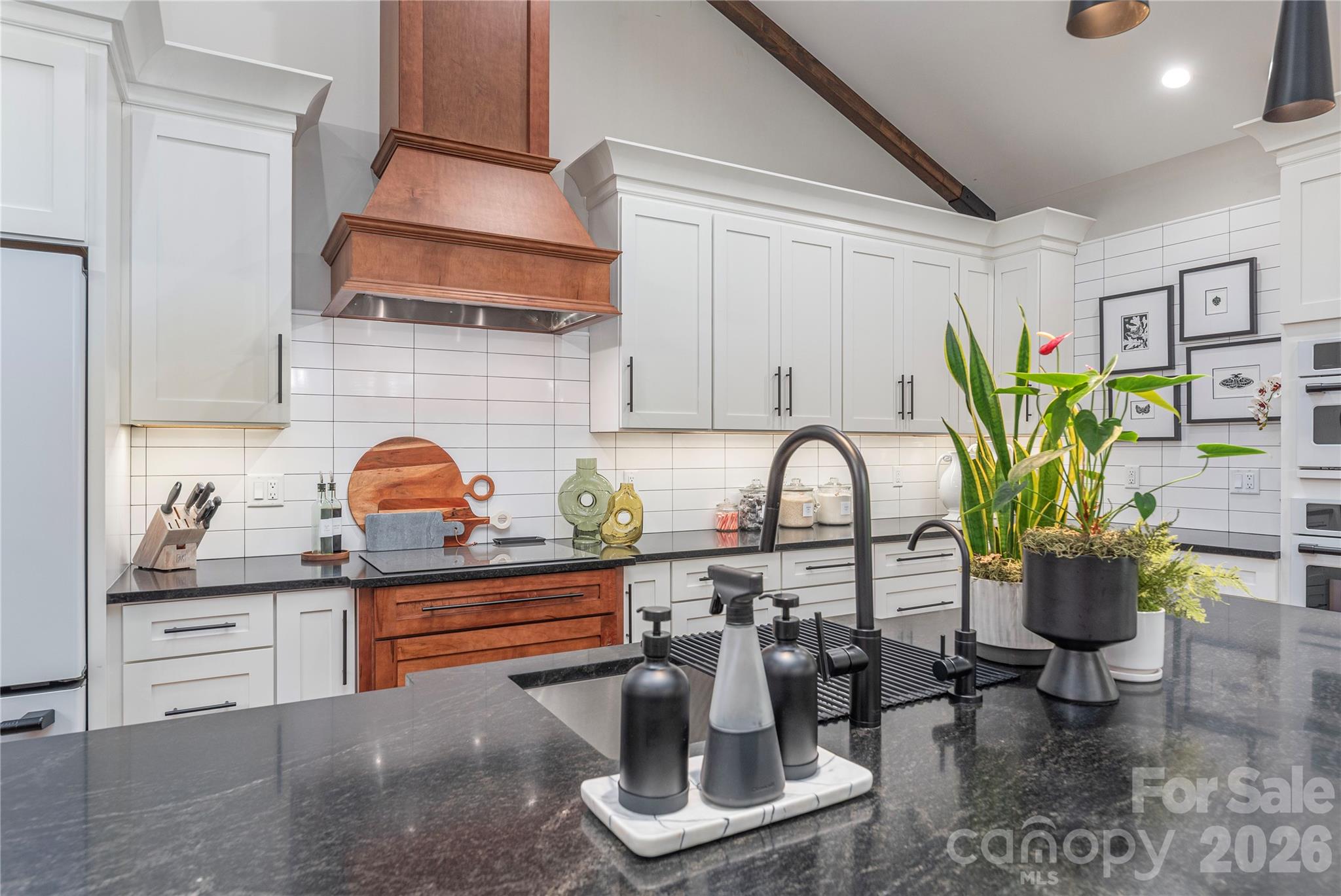 Single Family Residence at 28 Garren View Drive, Fairview, photo 18 of 47