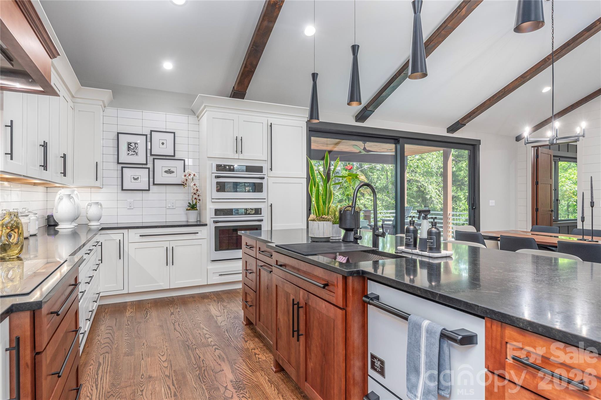 Single Family Residence at 28 Garren View Drive, Fairview, photo 19 of 47
