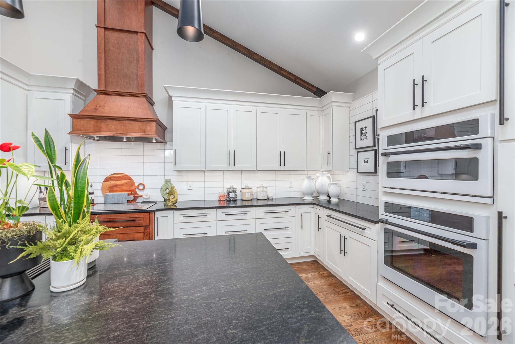 Single Family Residence at 28 Garren View Drive, Fairview, photo 20 of 47